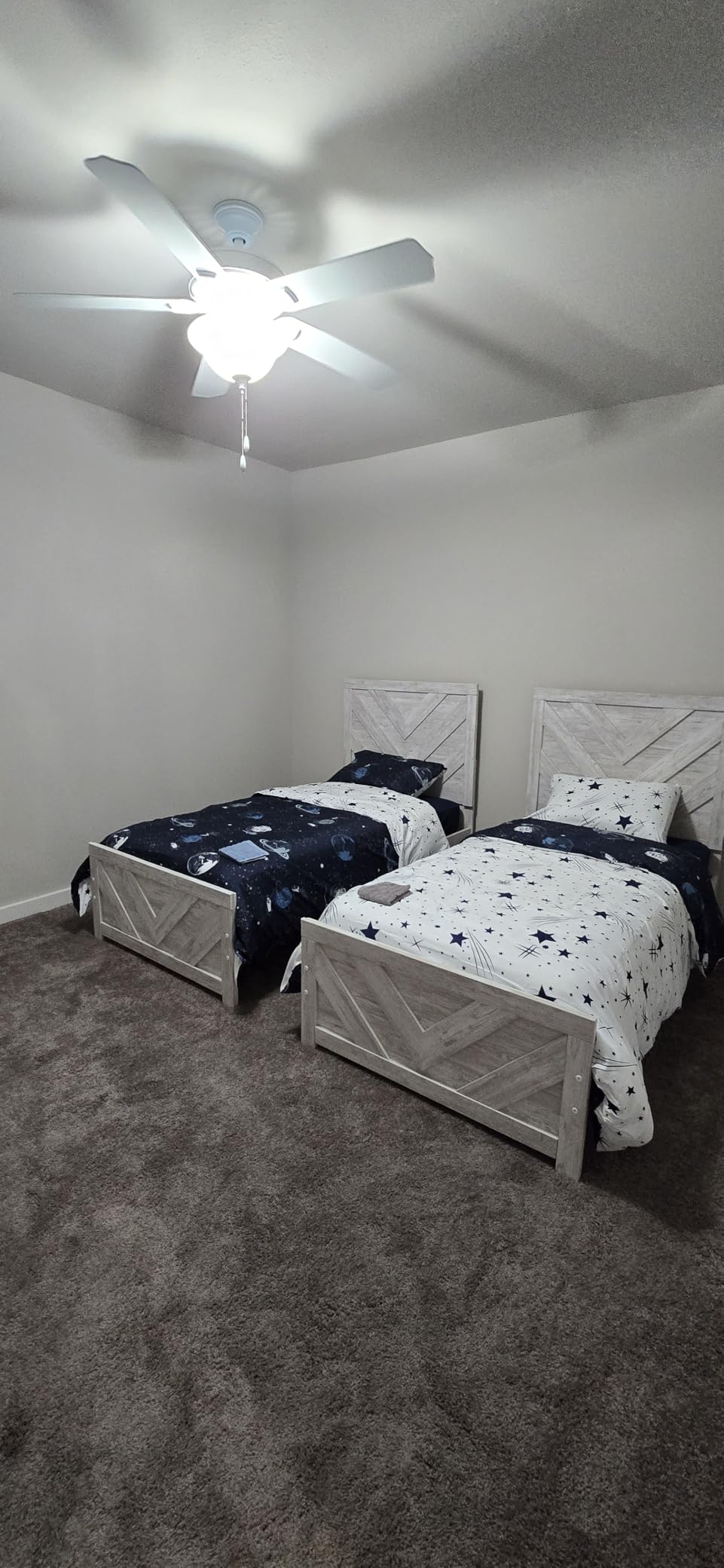 Galaxy Space Bedding Twin Boy, Microfiber Planet Boy Duvet Cover Twin Gift for Teens Kids, Universe Duvet Cover Lightweight customer photo 2