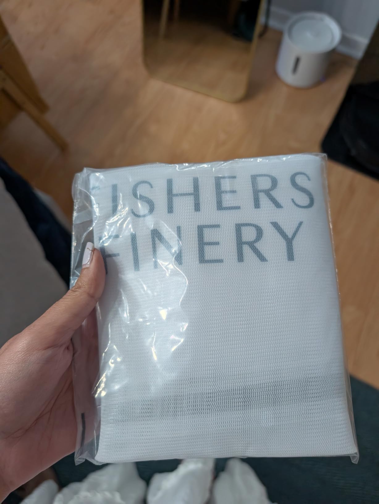 Fishers Finery 25mm 100% Pure Mulberry Silk Pillowcase, Good Housekeeping Winner (White, Standard) customer photo 1