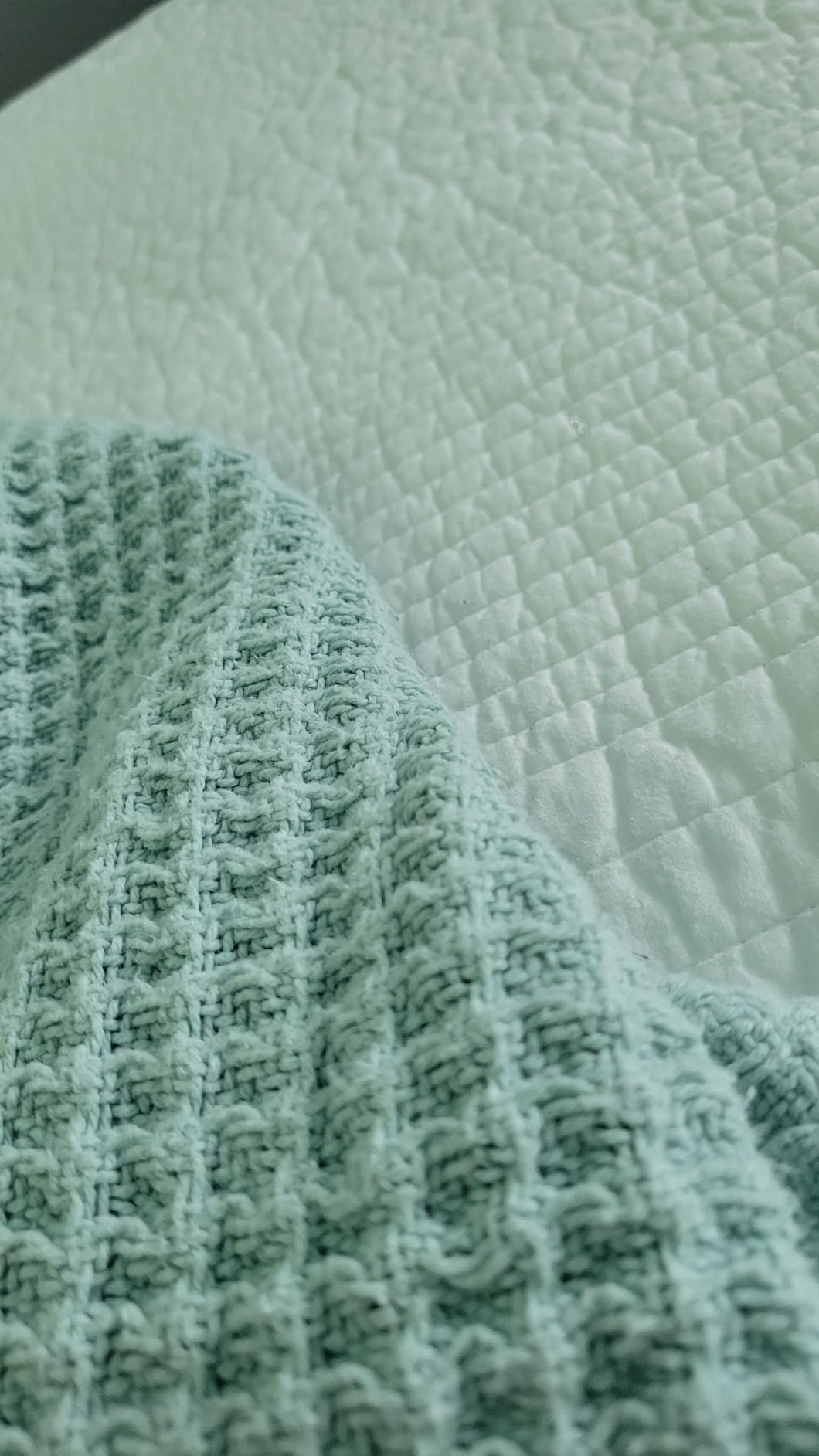 Bedsure 100% Cotton Blanket, Waffle Weave, Queen Size, White, 90