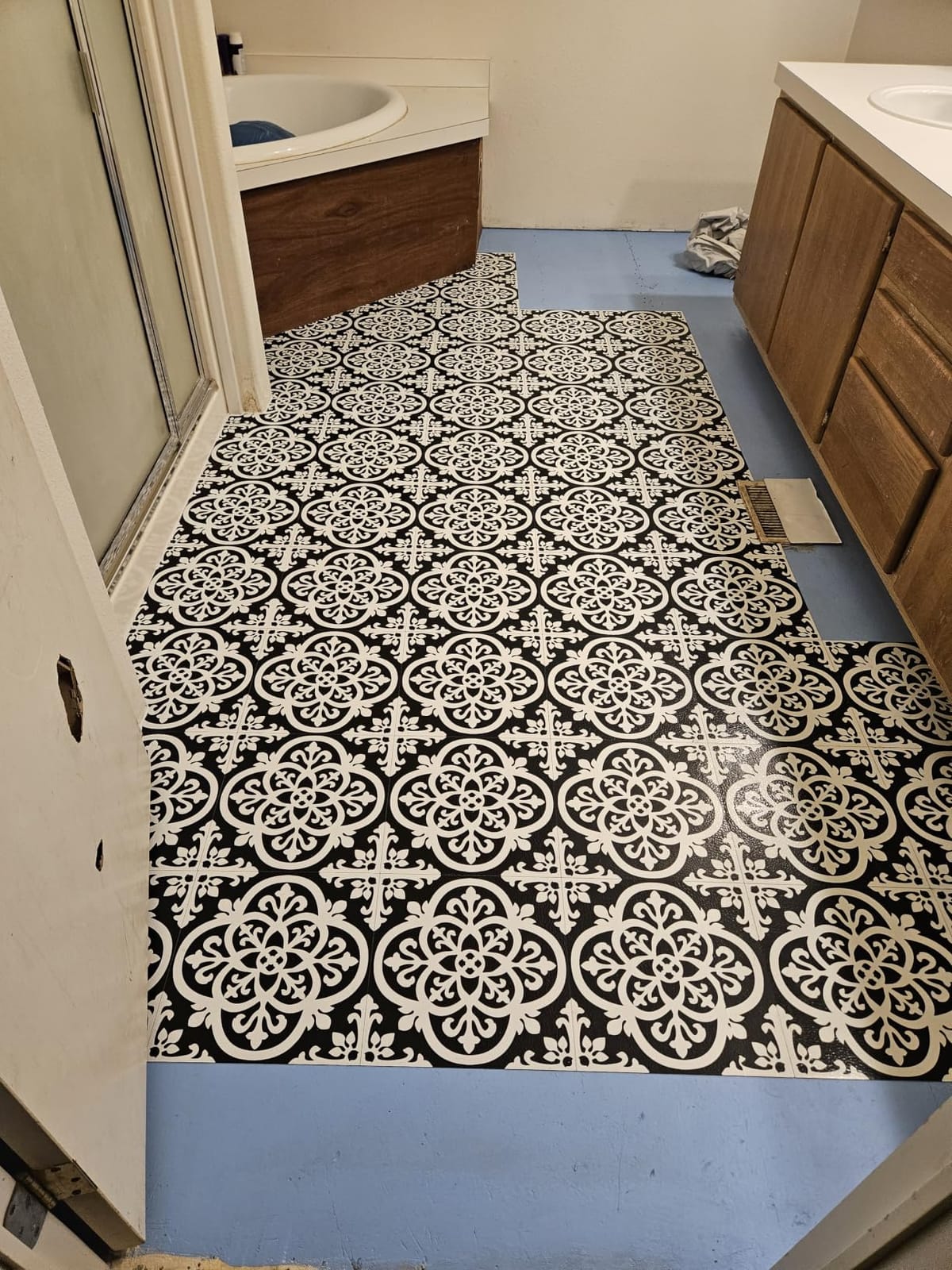 FloorPops FP2942 Medina Peel & Stick Floor Tiles, Grey | Water-Resistant Vinyl Tile, Easy DIY Installation for Kitchen, Bathroom, Bedroom, Living Room customer photo 1