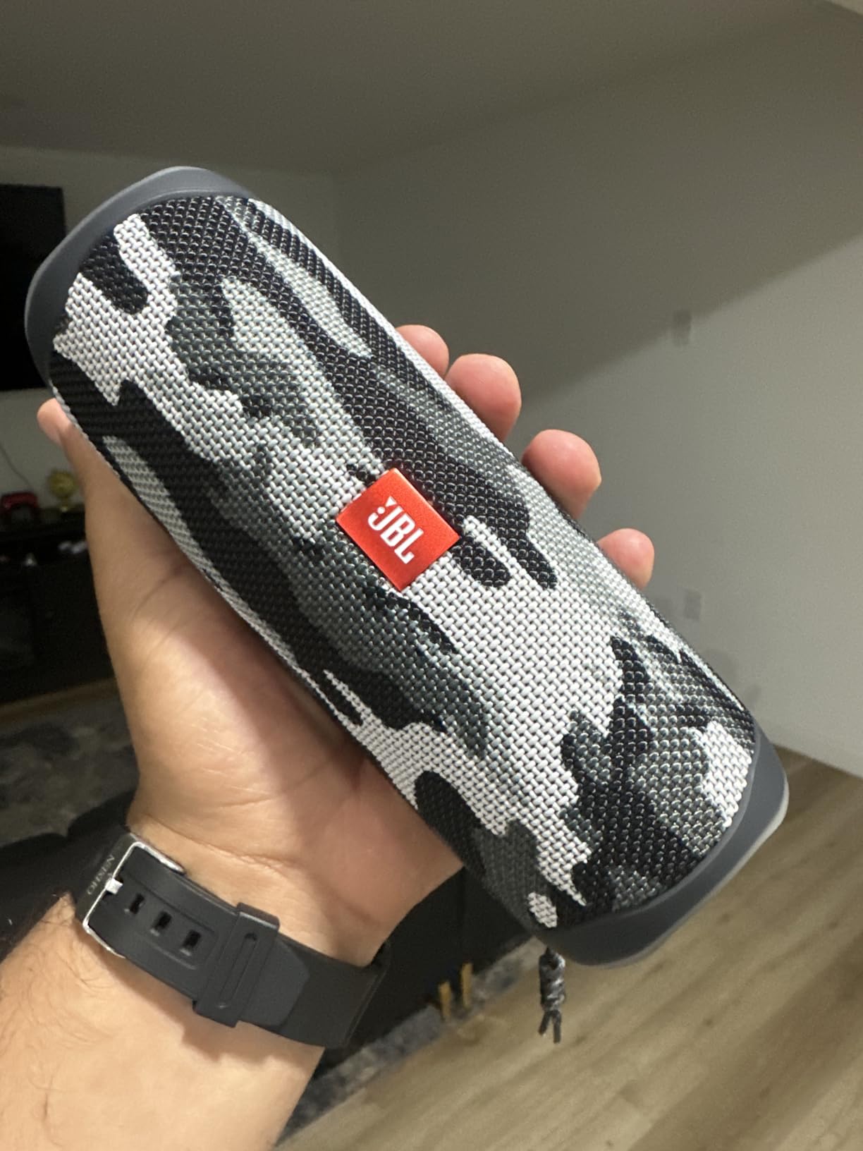 JBL FLIP 5, Waterproof Portable Bluetooth Speaker, Black, Small, IPX7 Waterproof Design customer photo 1
