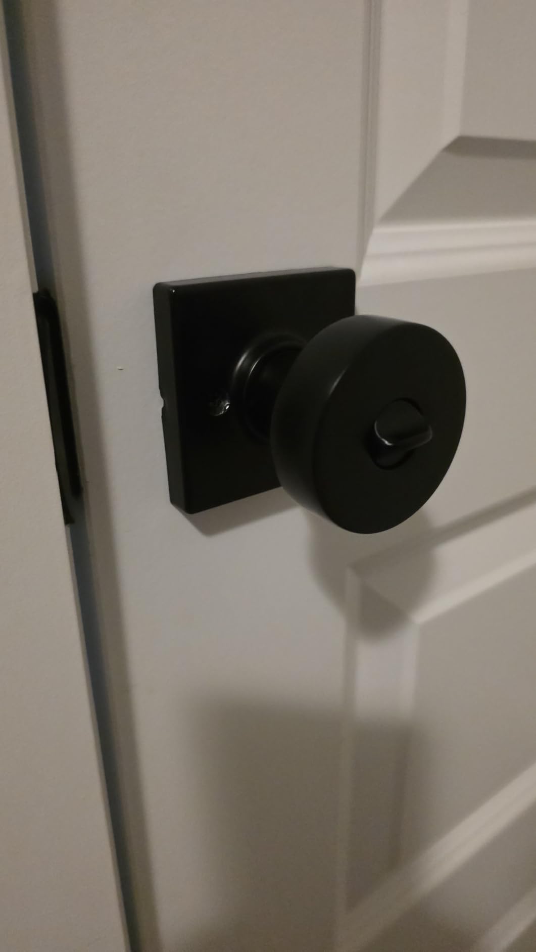 Kwikset Pismo Interior Privacy Door Knob with Lock, Door Handle For Bathroom and Bedroom, Matte Black Keyless Turn Lock Doorknob, with Microban Protection customer photo 2