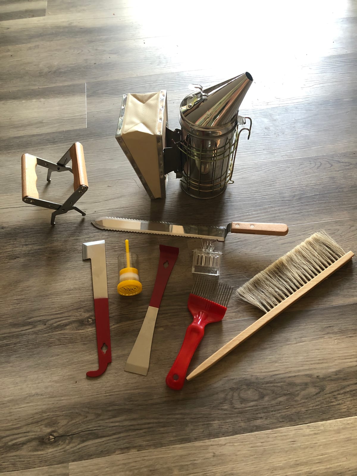 BeeCastle 9 Pcs Beekeeping Tools Kit with Organizer Tote, Bee Smoker Kit and Beehive Tools customer photo 1