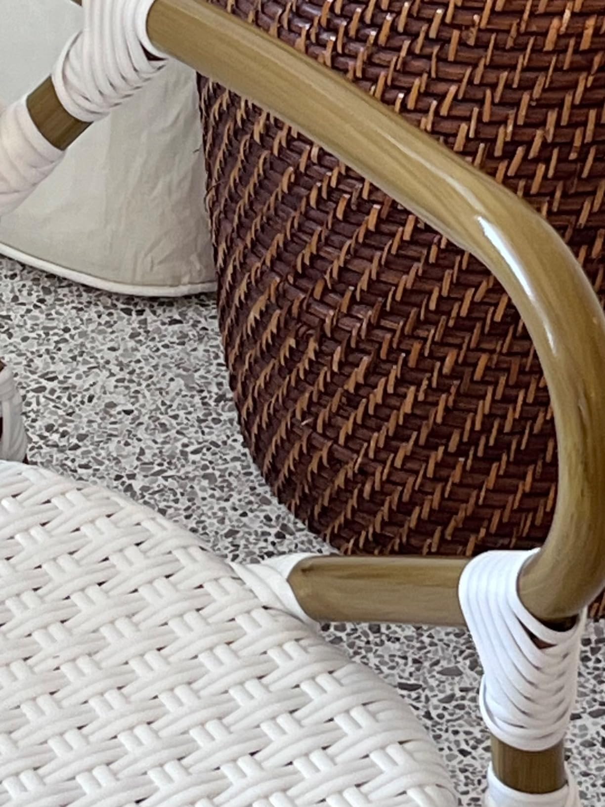 Safavieh Home Hooper White Indoor/Outdoor Rattan Stacking Arm Chair, Set of 2 customer photo 2