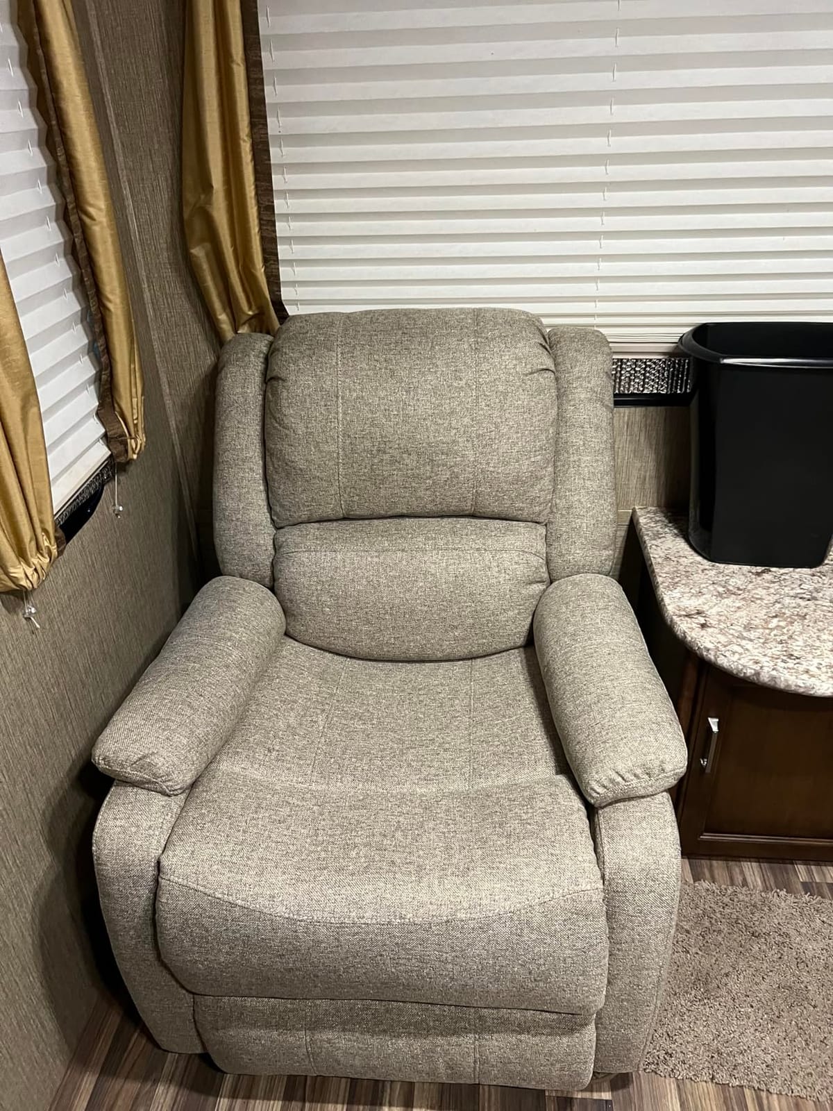 RecPro Charles RV 62
