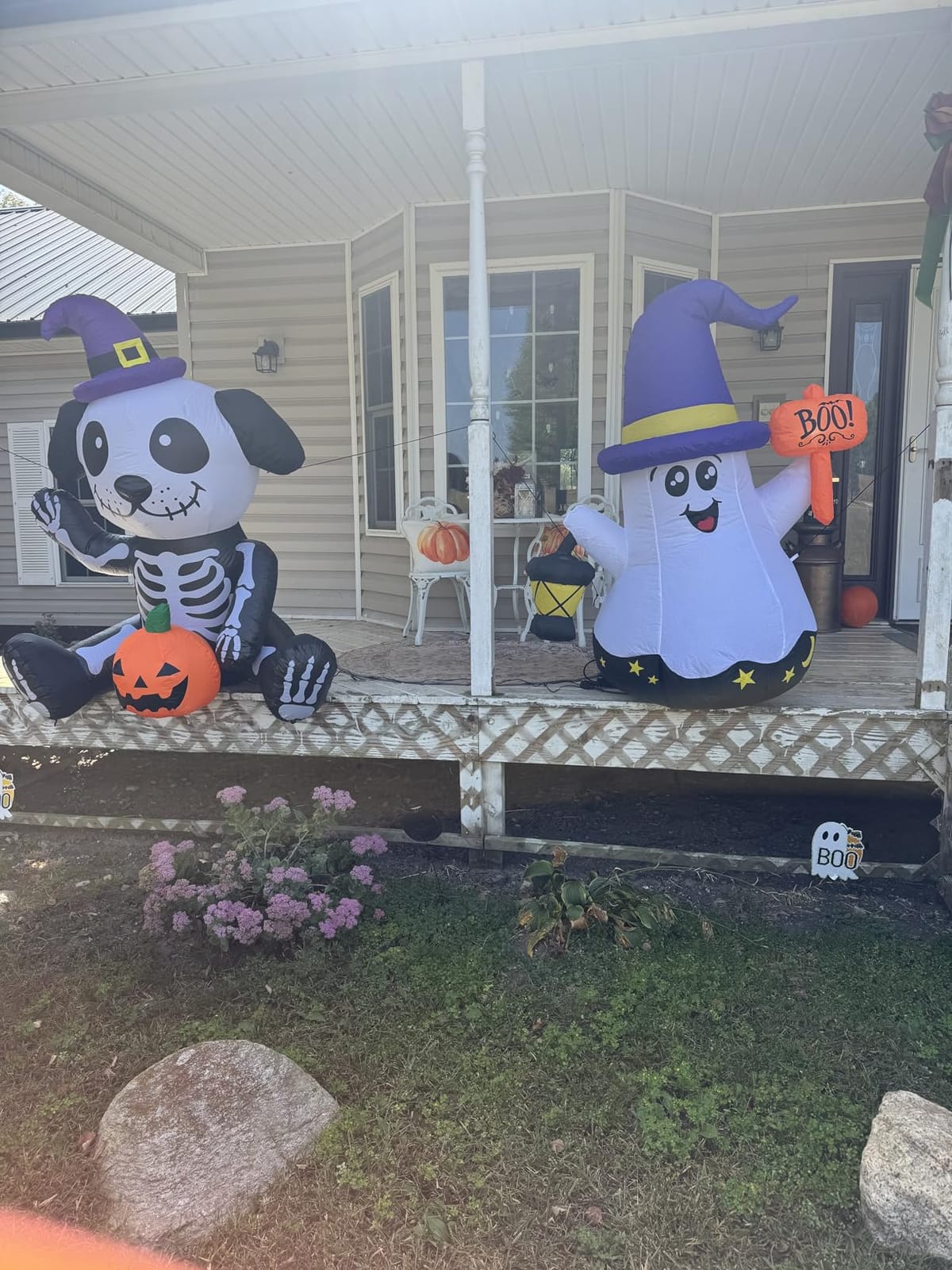 GOOSH 5 FT Halloween Inflatables Ghost Outdoor Decorations Blow Up Yard Cute Wizard Ghost with Hand-Held Light with Built-in LEDs for Garden Lawn Indoor Party Decor customer photo 2