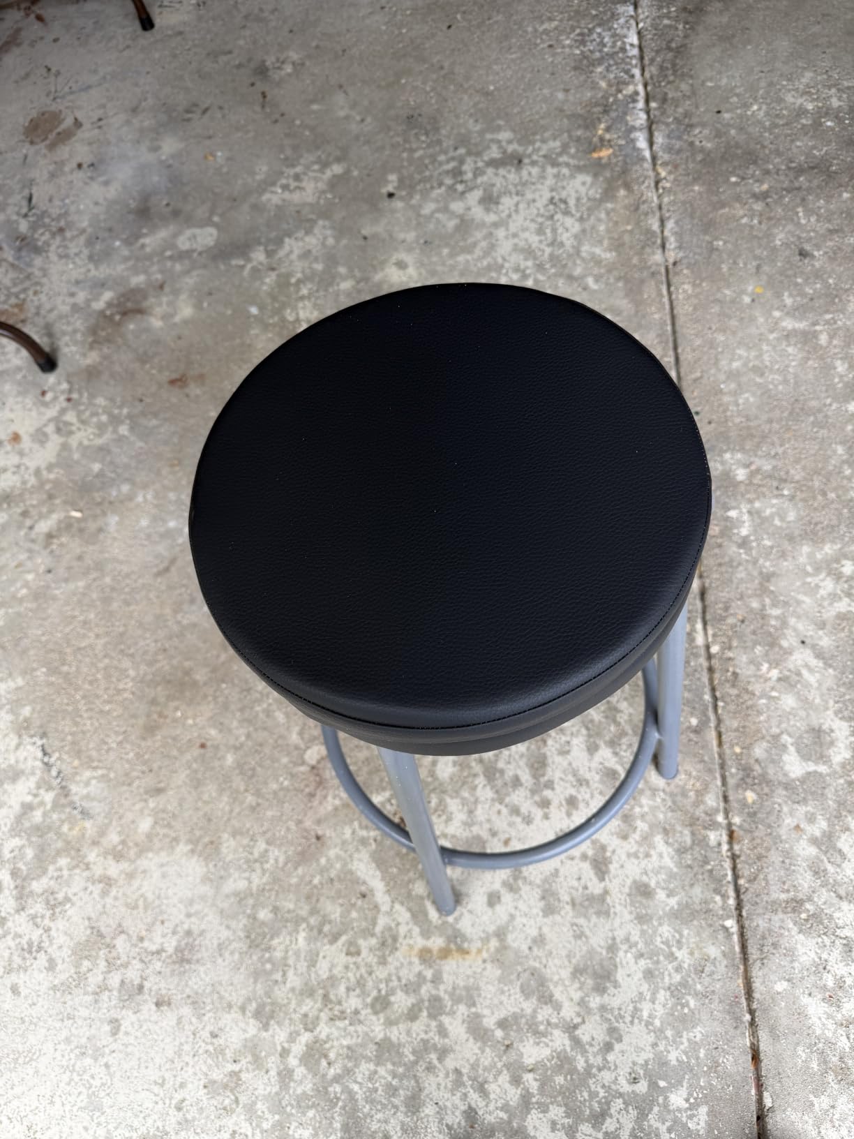 Shinnwa Bar Stool Cushion Round Foam Padded Seat Cushions Waterproof Leather Bar Stool Covers with Elastic and Non Slip Bottom 12 Inch Black customer photo 1