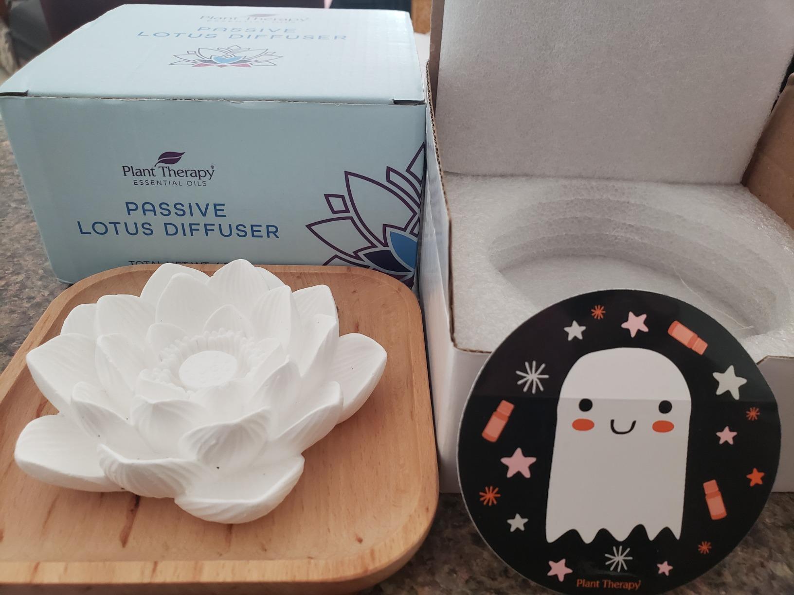Plant Therapy Passive Lotus Flower Aromatherapy Essential Oil Diffuser | A Chic and Natural Home, Office, and Travel Essential Oil Diffuser customer photo 2