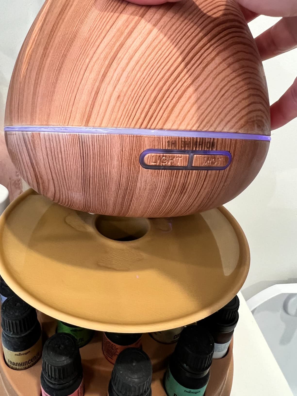 Aromatherapy Essential Oil Diffuser Gift Set with 20 Oils and Rotating Display Stand - 400ml Ultrasonic Diffuser with 20 Essential Plant Oils - 4 Timer & 7 Ambient Light Settings customer photo 1