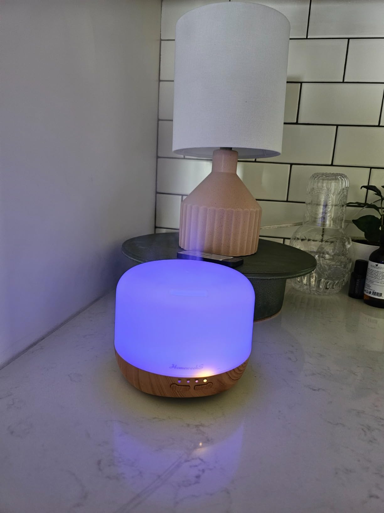 Homeweeks Essential Oil Diffuser for Room Aromatherapy Scent Diffuser | Auto Off Ultrasonic Aroma Fragrance Diffuser for Bedroom Office, Remote Control, 7 Colors Light, Cool Mist, Timer 300 ML customer photo 1