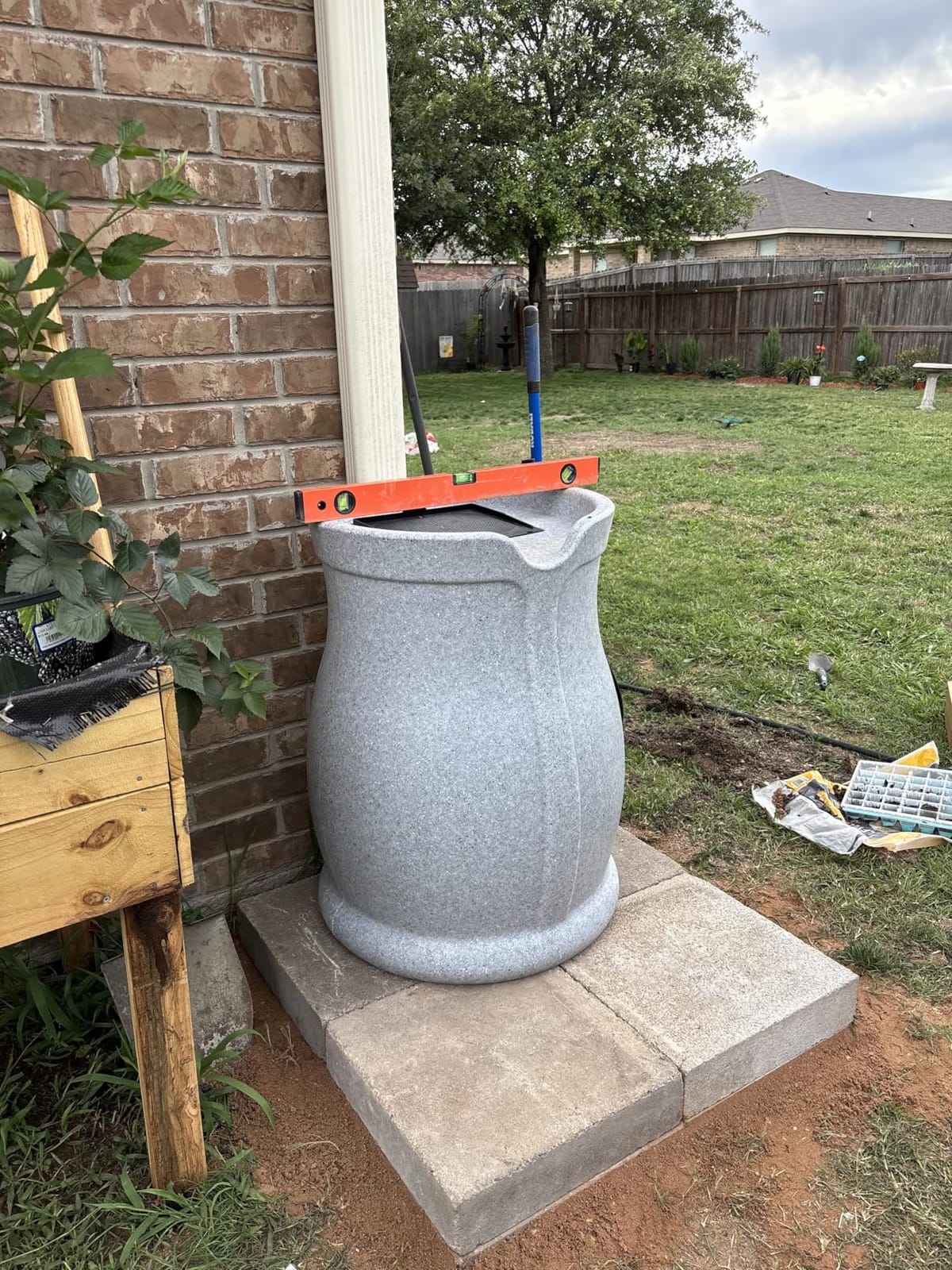 FCMP Outdoor Catalina 45 Gallon Rain Barrel, Light Granite | BPA-Free Flat-Back Design with 3.5 Foot Garden Hose, Shut-Off Thumb Valve, and Fixed Lid customer photo 2