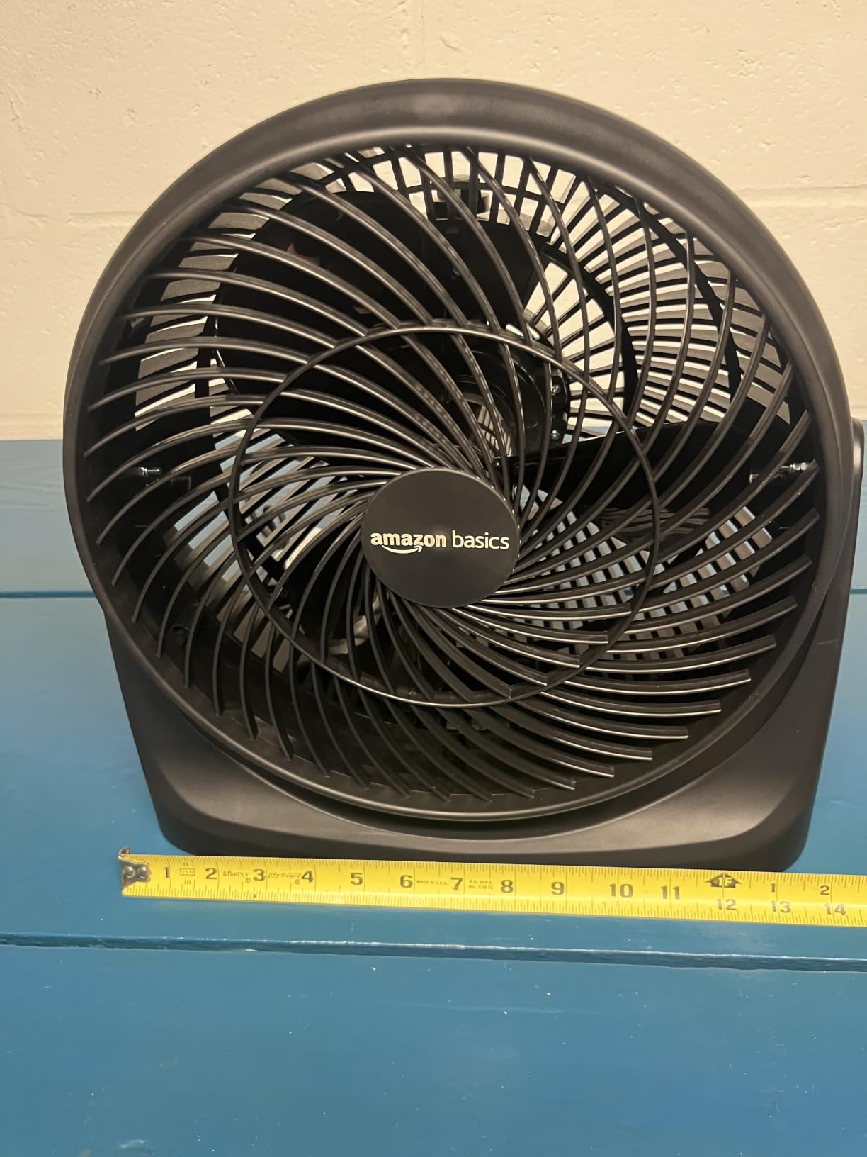 Amazon Basics Air Circulator Desk Fan for Bedroom, Home and Office, 90-Degree Tilt Head, 3 Speed Settings, Cooling, 35 Watts, Black customer photo 1