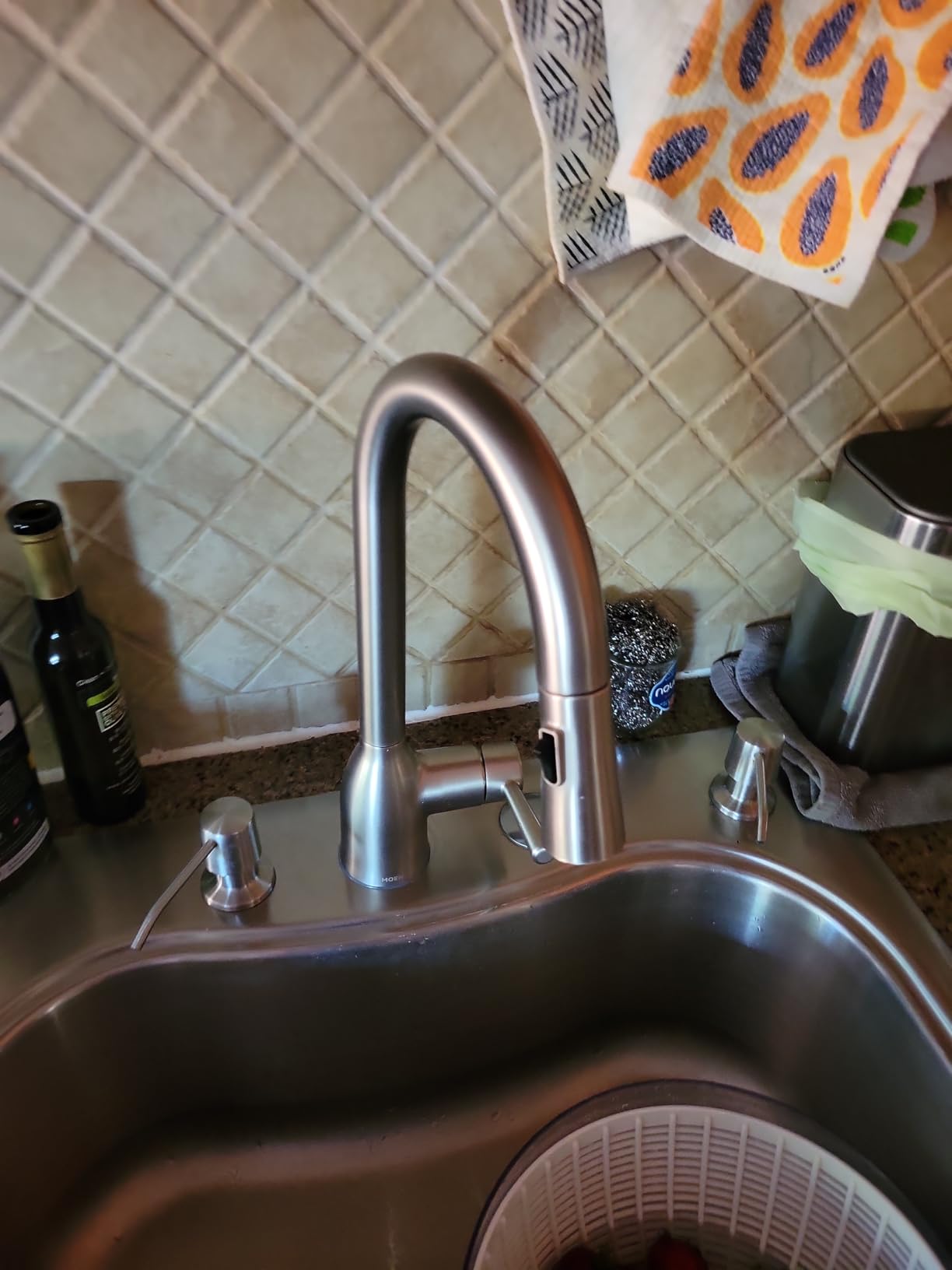 Moen Adler Spot Resist Stainless One-Handle High Arc Pulldown Kitchen Faucet with Power Clean, 87233SRS customer photo 1