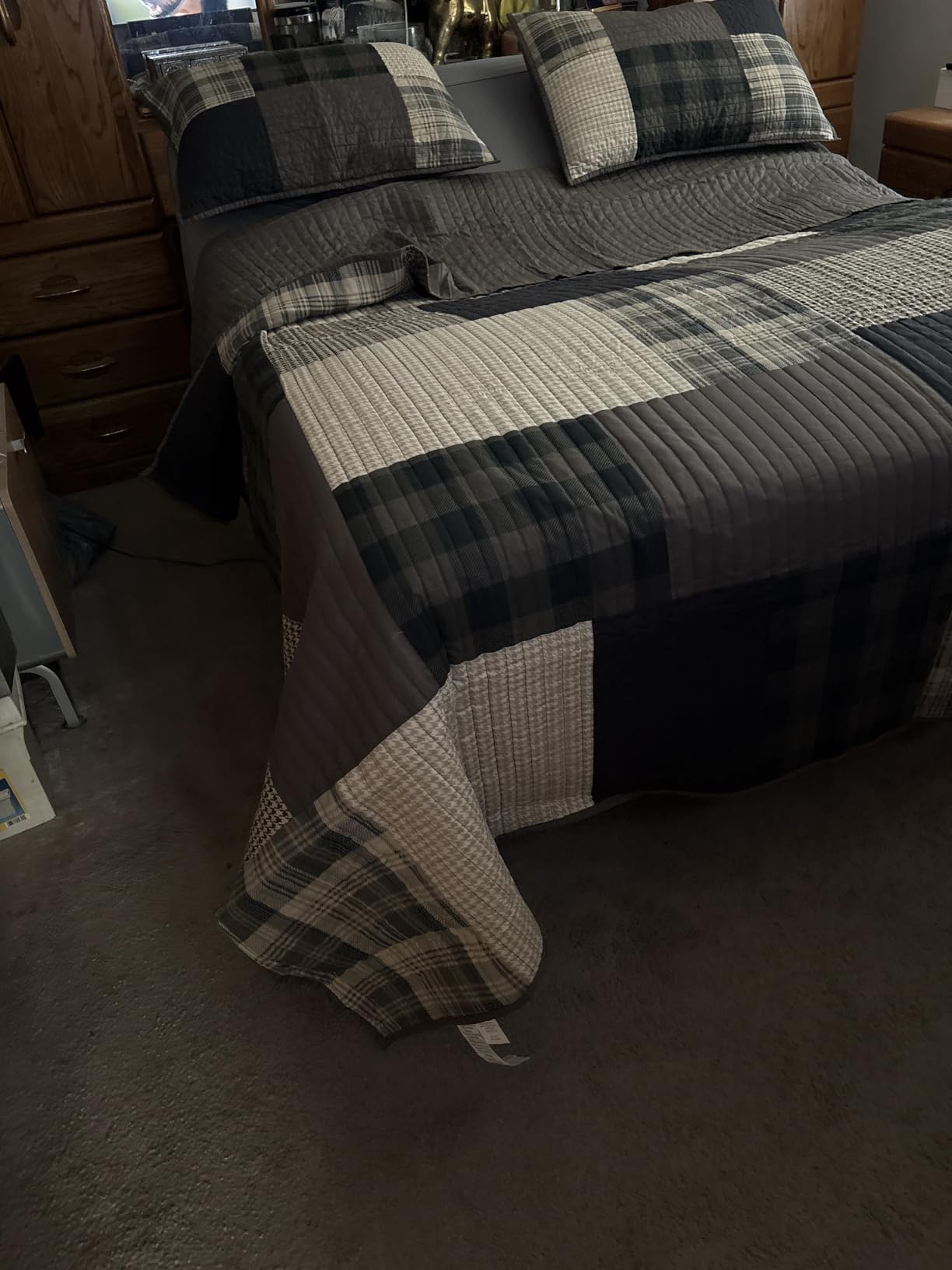 Woolrich Mill Creek Reversible Quilt Set - Cottage Styling Reversed to Solid Color, All Season Lightweight Coverlet, Cozy Bedding Layer, Matching Shams, Oversized Full/Queen, Plaid Green 3 Piece customer photo 1