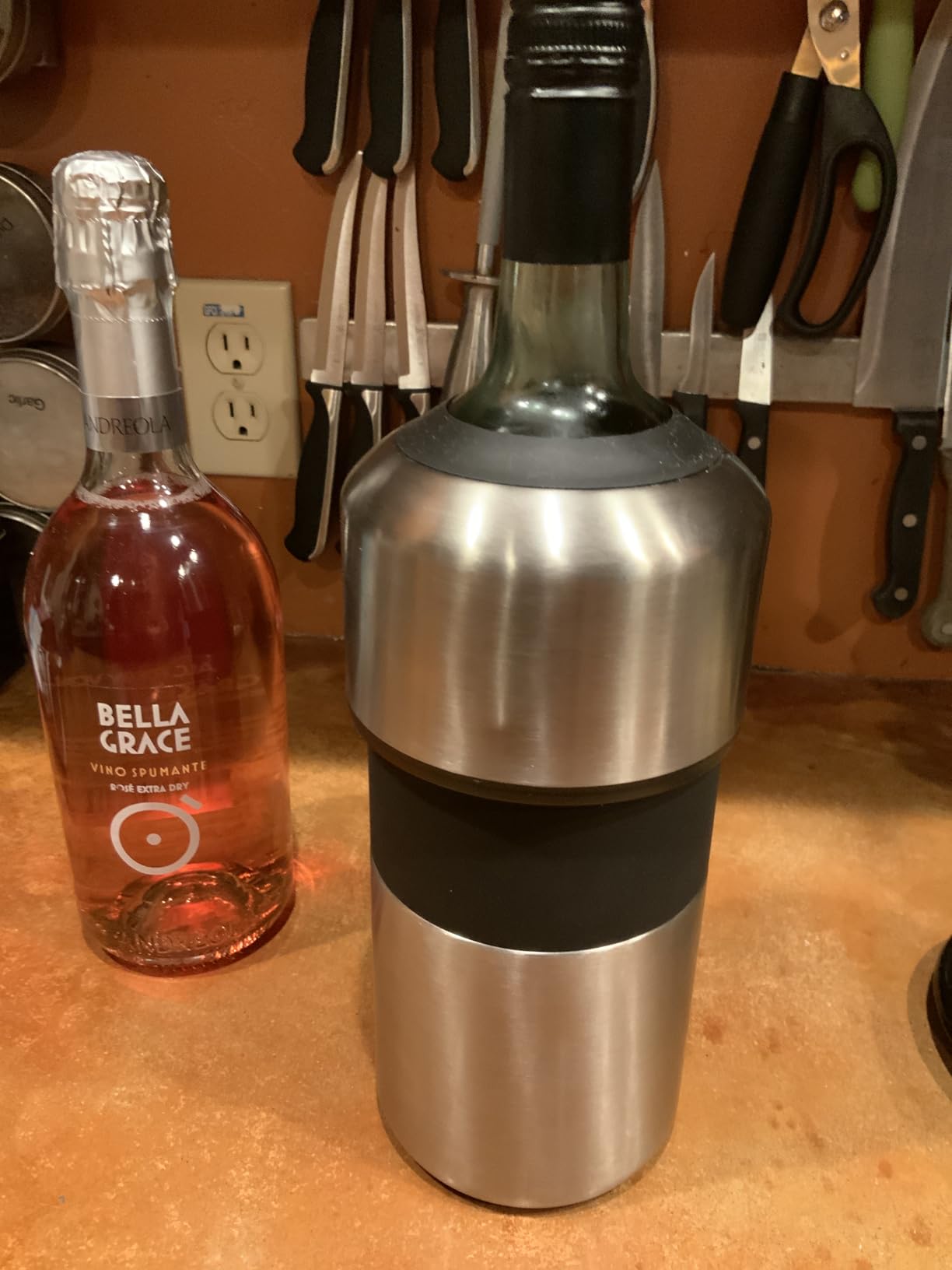 Huski Wine Chiller | Award Winning Iceless Design | Keeps Wine Cold up to 6 Hours | Wine Accessory | Next Generation Ice Bucket | Fits Some Champagne Bottles | Perfect Gift for Wine Lovers (Champagne) customer photo 1