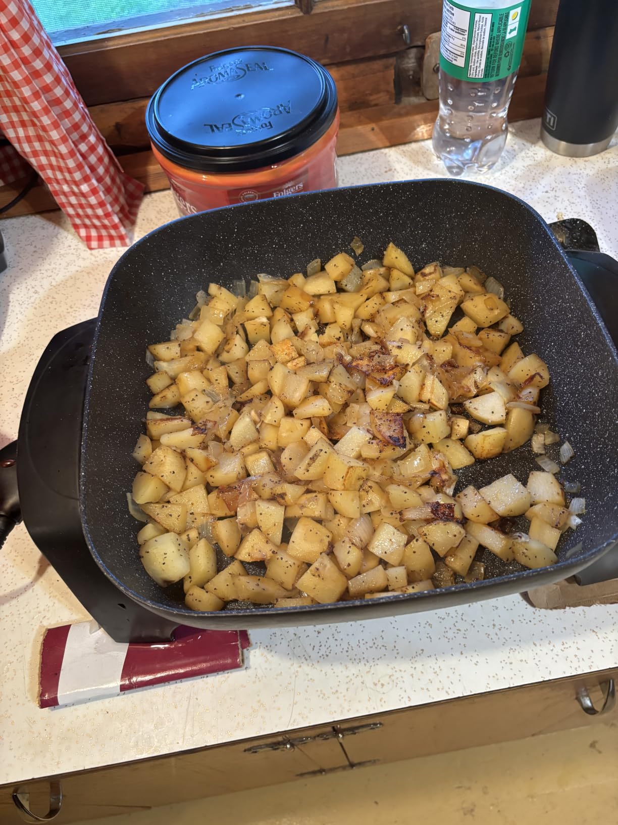 Elite Gourmet EG6201 Non-Stick Electric Skillet, 12