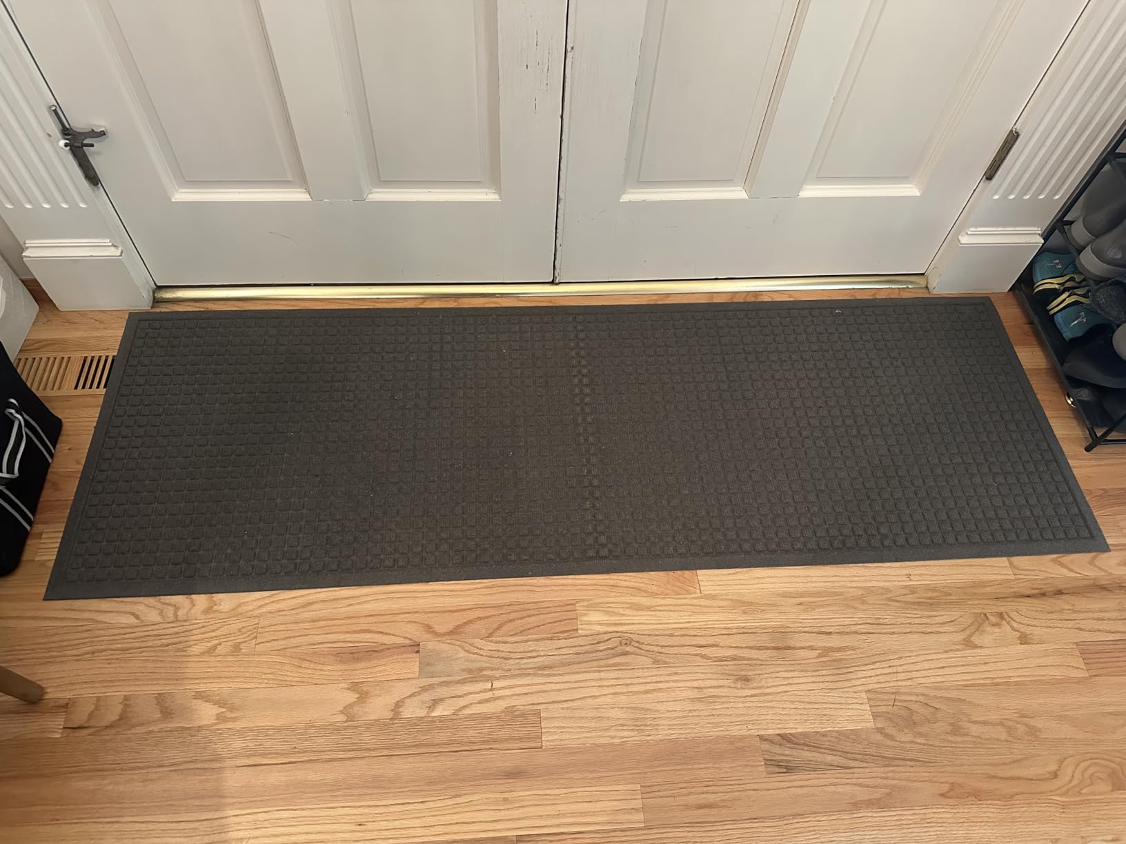 GORILLA GRIP Ultra Absorbent Front Door Mat Outside Entrance, Traps Dirt and Moisture, HydroABSORB Indoor Outdoor Doormat Holds Up to 1.7 Cups Water, Stain and Fade Resistant Welcome Mat, 29x17 Black customer photo 1