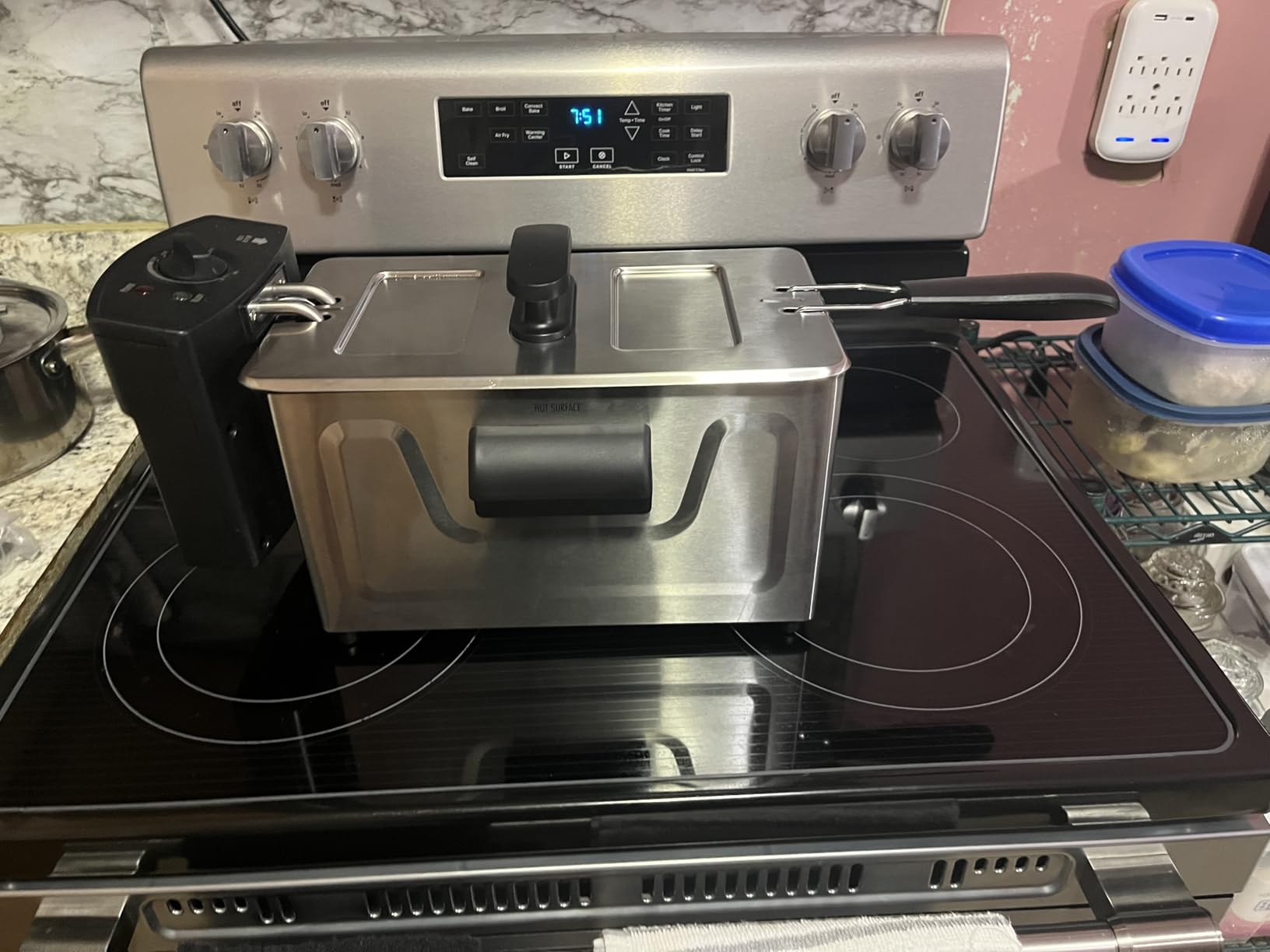 Hamilton Beach Professional Style Electric Deep Fryer With Basket | 12 Cup Oil Capacity | 1500 Watts | Lid | Easy Detach Magnetic Cord | Stainless Steel | 35032 customer photo 2