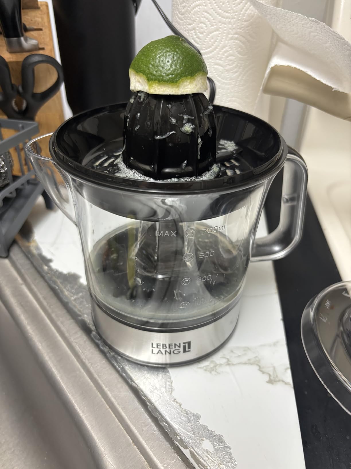 LEBENLANG Orange Juicer Electric - 2 cones & BPA-free I High juice yield & Large Volume I 24oz Lemon Juicer Squeezer I Electric Citrus Juicer Orange Juice Press Juicers Exprimidor De Naranjas Limones customer photo 1