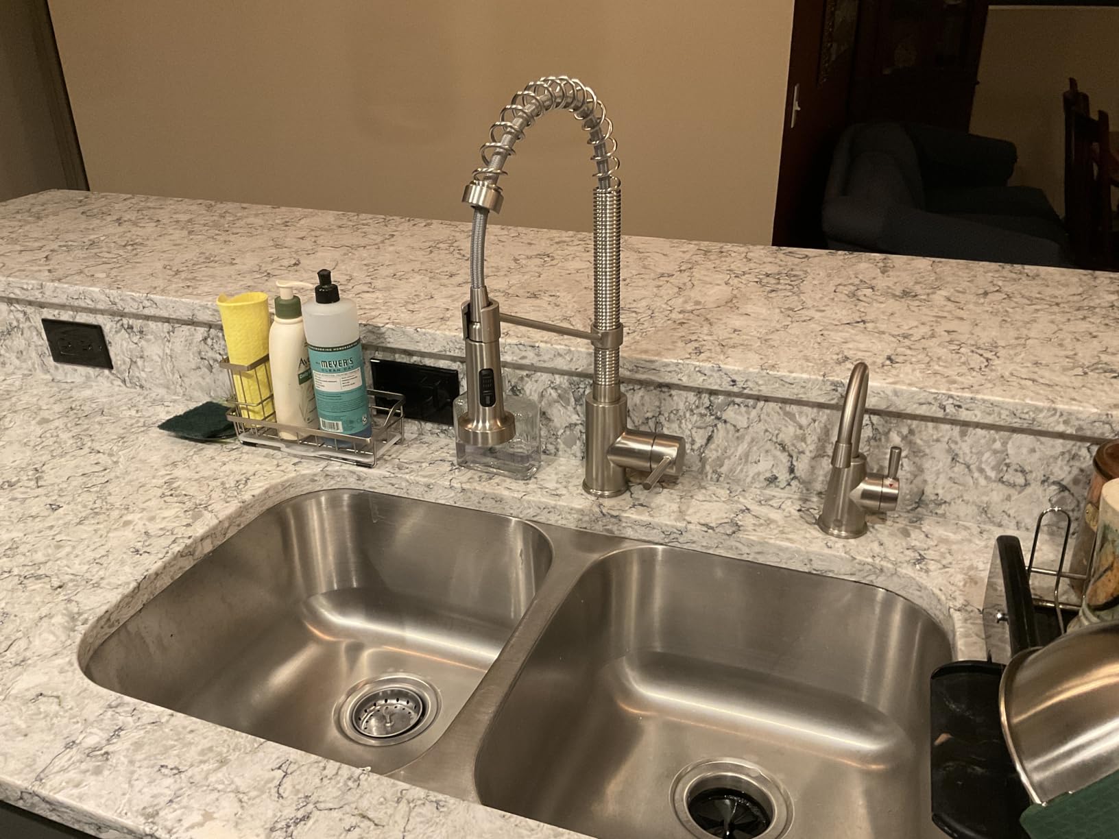 KRAUS Britt 2nd Gen Commercial Style Pull-Down Single Handle Kitchen Faucet in Spot Free Stainless Steel, KPF-1691SFS customer photo 1