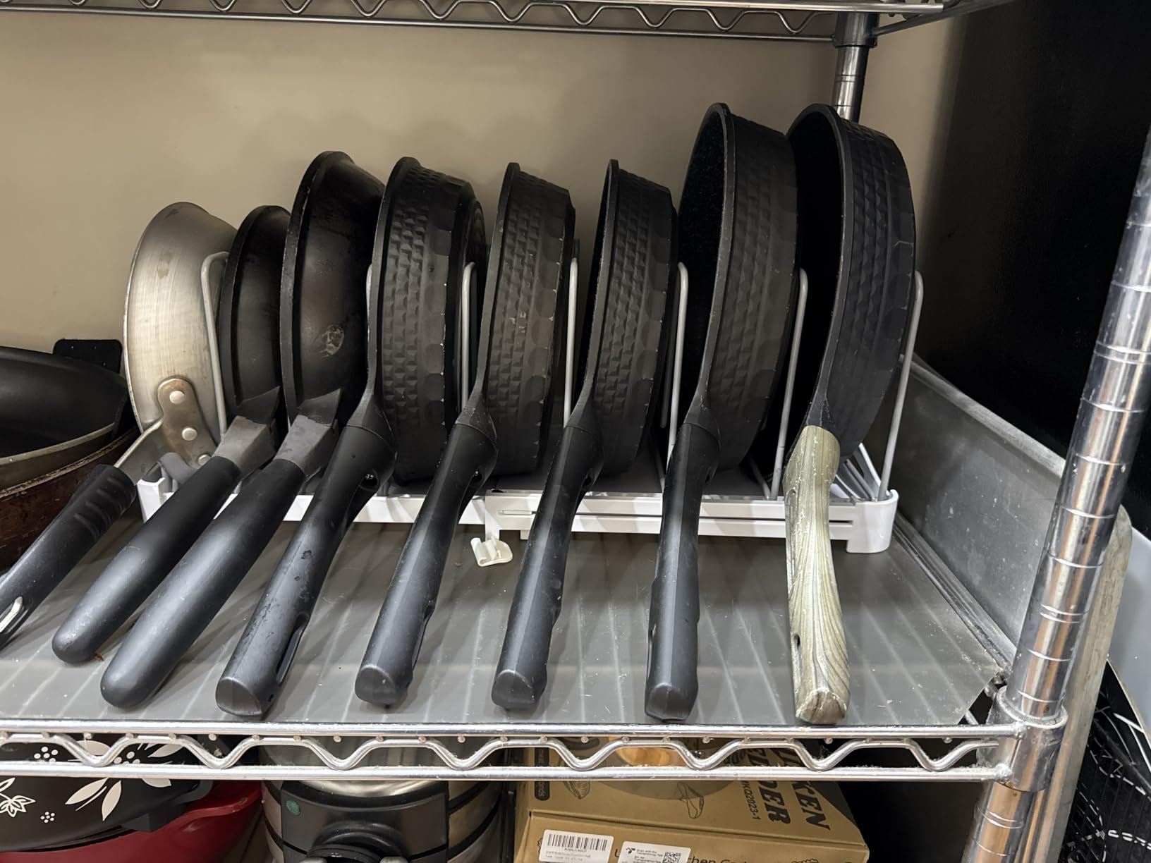 EVERIE Adjustable Cabinet Organizer for Pot Lids, Bakeware, Cookie Sheets & Cutting Boards, Upright Storage Rack for Kitchen Cabinet, Stable Dividers, 9.7
