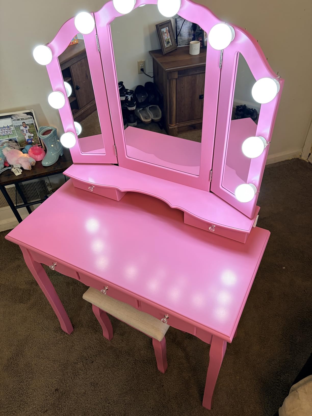 Tiptiper Vanity Table Set with Lighted Tri-Folding Mirror, Makeup Vanity with Lights & 3 Color Lighting Modes, Vanity Desk with Mirror and Cushioned Stool, 5 Drawers, White customer photo 2