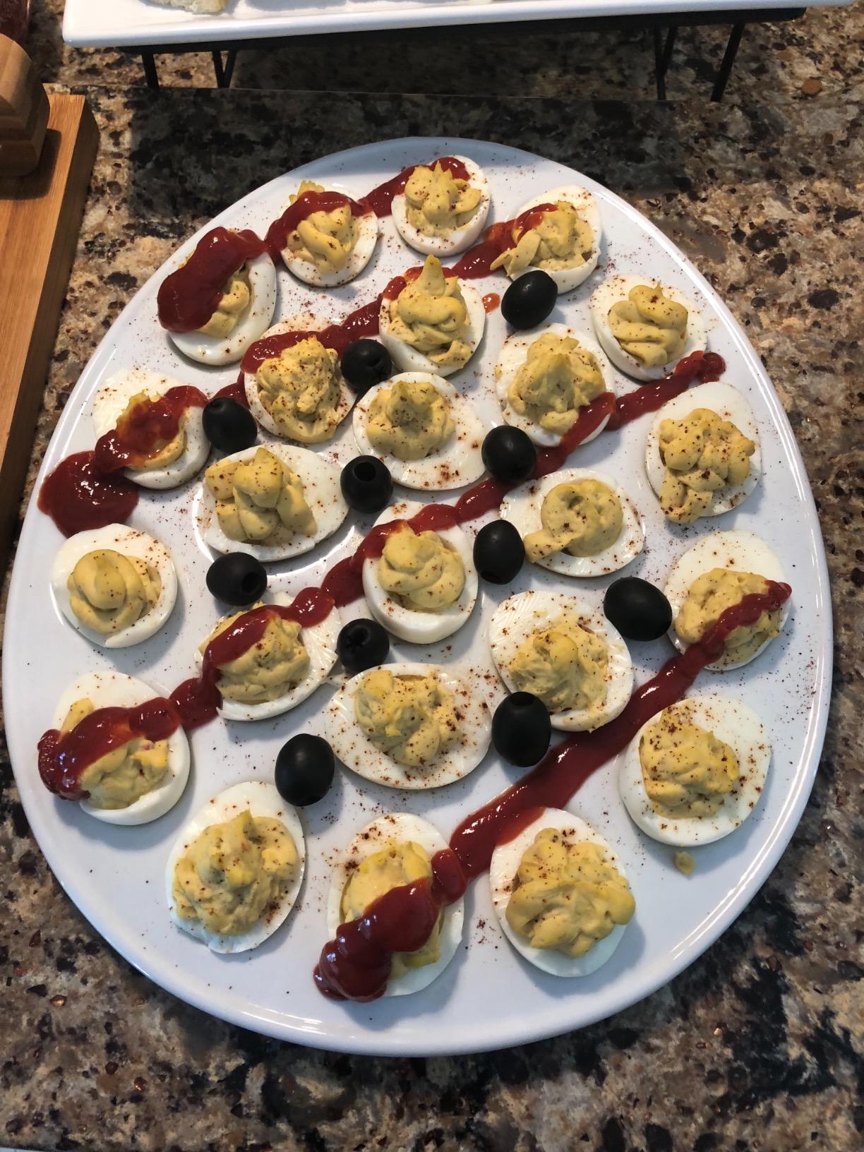 Kook Ceramic Deviled Egg Tray & Platter, Easter Egg Holder, 10-Inch Plate, Holds 12 Halves, Dishwasher, Microwave, Freezer & Oven Safe, White customer photo 1