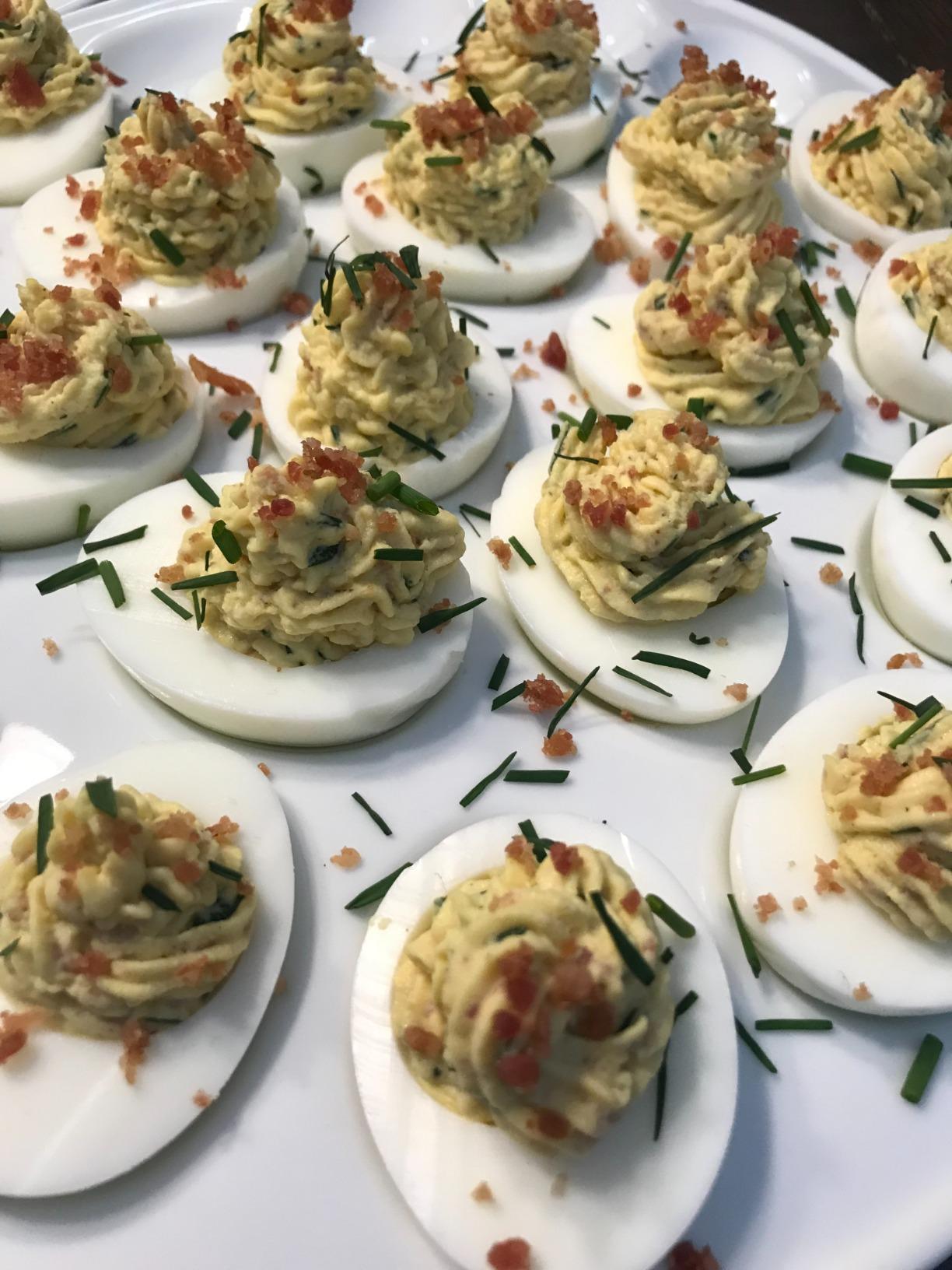 Kook Ceramic Deviled Egg Tray & Platter, Easter Egg Holder, 10-Inch Plate, Holds 12 Halves, Dishwasher, Microwave, Freezer & Oven Safe, White customer photo 2