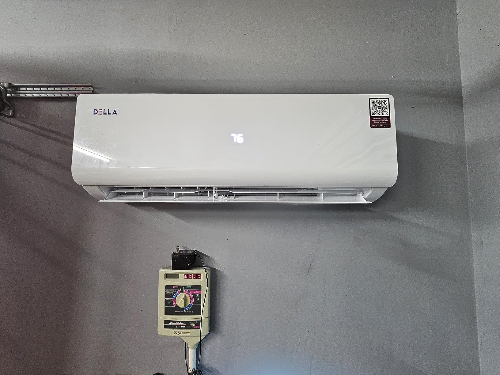 DELLA Vario Series 12000 BTU Mini Split Air Conditioner Work with Alexa with 1 Ton Pre-Charged Heat Pump Ductless Inverter System, 23 SEER2, Cools Up to 550 Sq. Ft,16.4ft Installation Kit Included customer photo 1