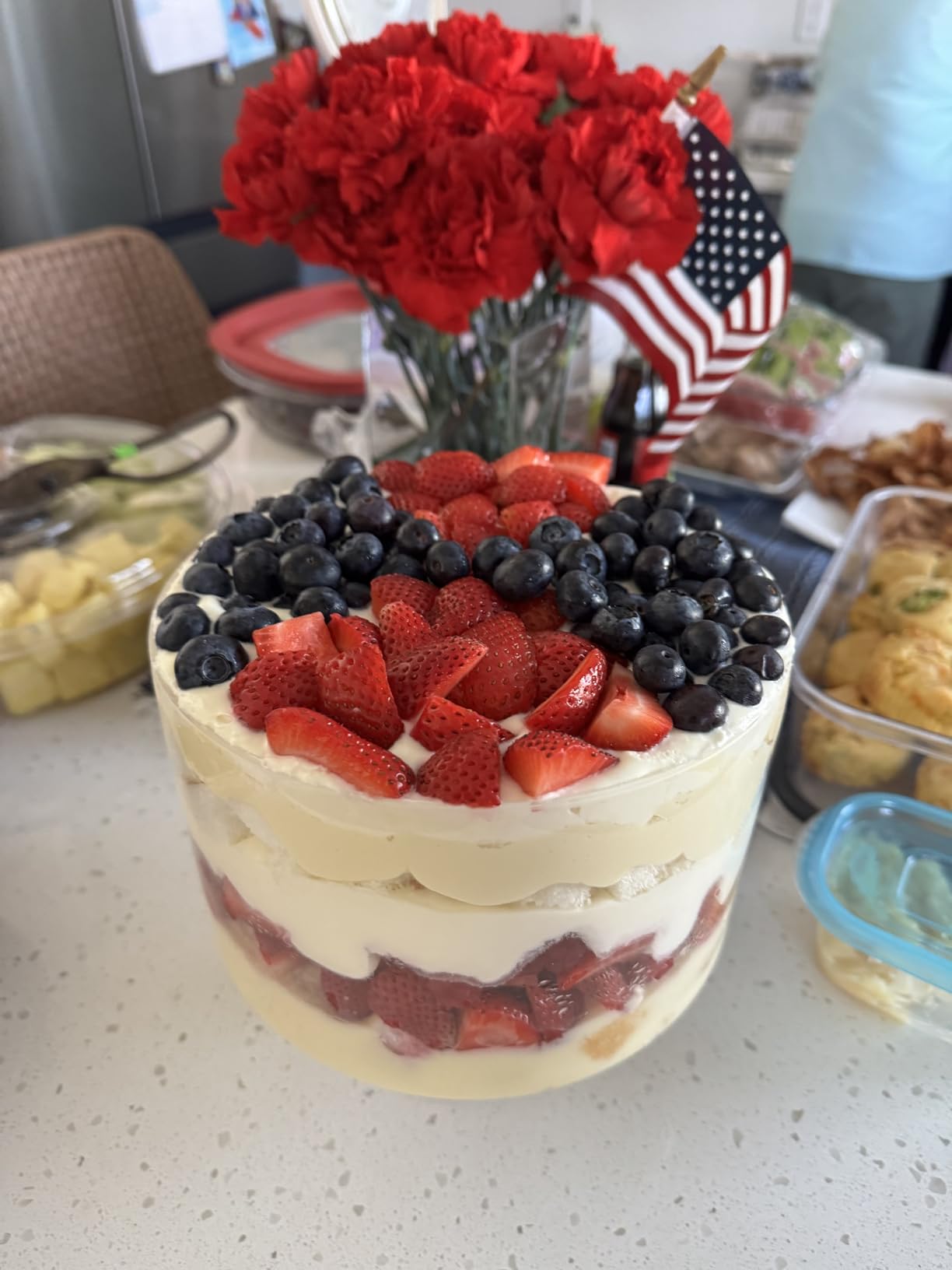 Trifle bowl Glass Crystal-Clear Set of 1, 116oz(3.3L), Footed Trifle Bowl with Stand, Trifle dish for decadent dessert like salad, fruit, ice cream, parfait, pudding, Party Bowl customer photo 1
