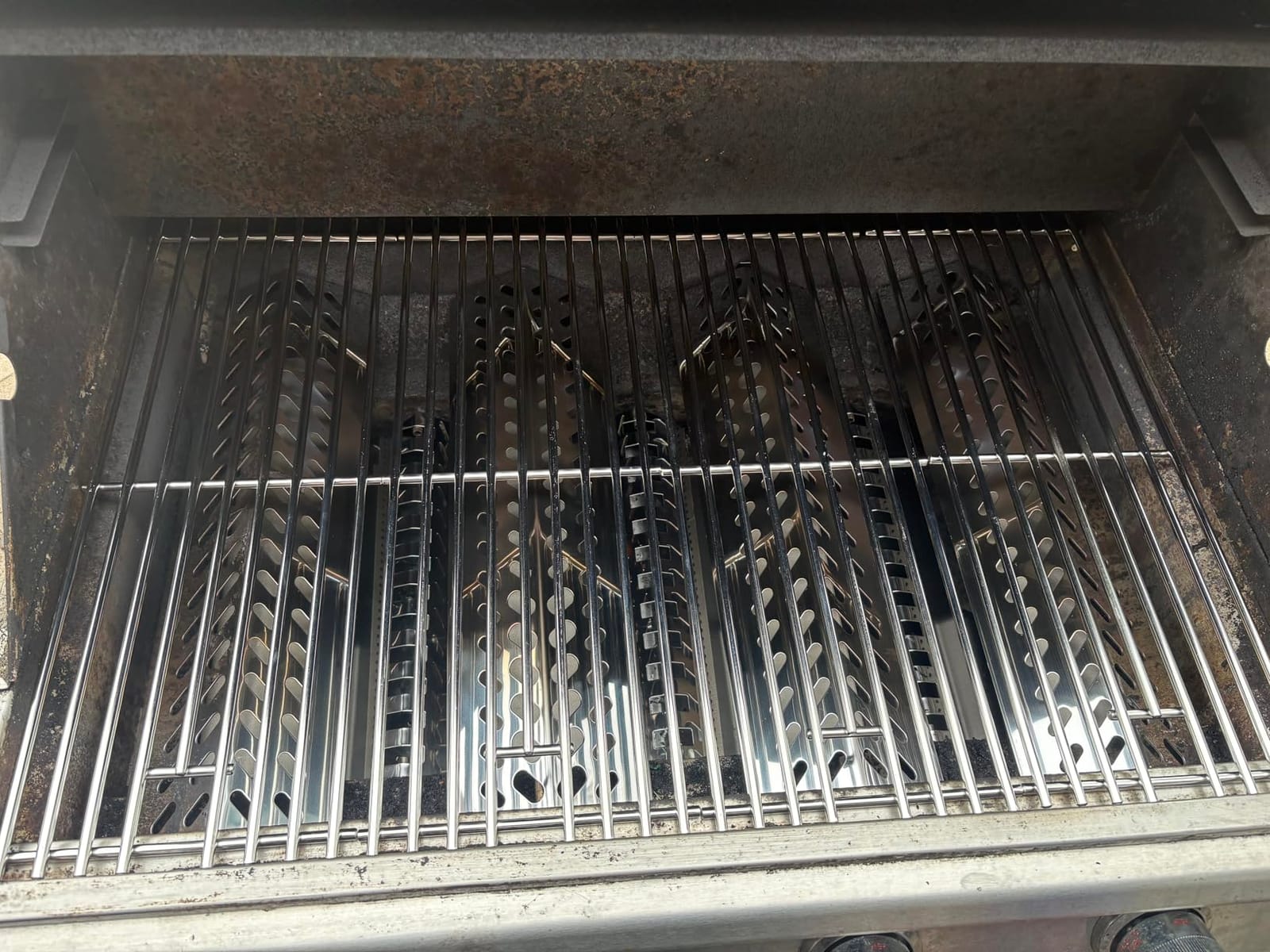 Bullet by Bull Yukon 5 Burner Outdoor Kitchen Grill, Built-In Gas Grill with 75,000 BTUs of Heat, 304 Stainless Steel, Cast Iron Heat Treated Reliabull Bar Burners and Piezo Igniters customer photo 2