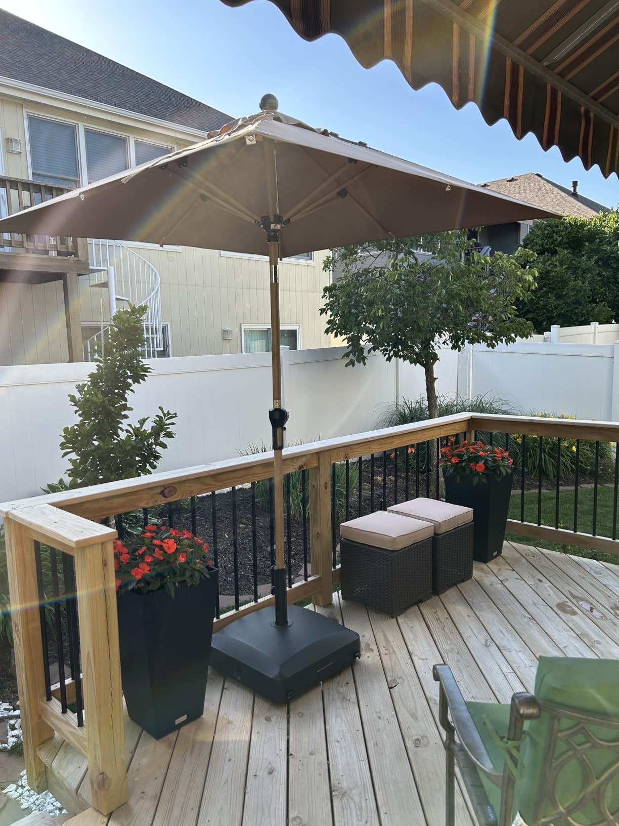 Best Choice Products 123lb Capacity Fillable Mobile Umbrella Base Heavy Duty Market Stand for Patio, Deck, Poolside w/ 4 Wheels, 2 Locks, 2 Knobs, Wind-Resistant Design - Bronze customer photo 1