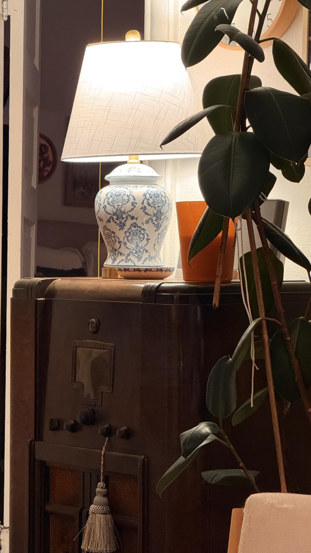 JONATHAN Y Juliana Chinoiserie Ceramic Urn Table Lamp 22.25