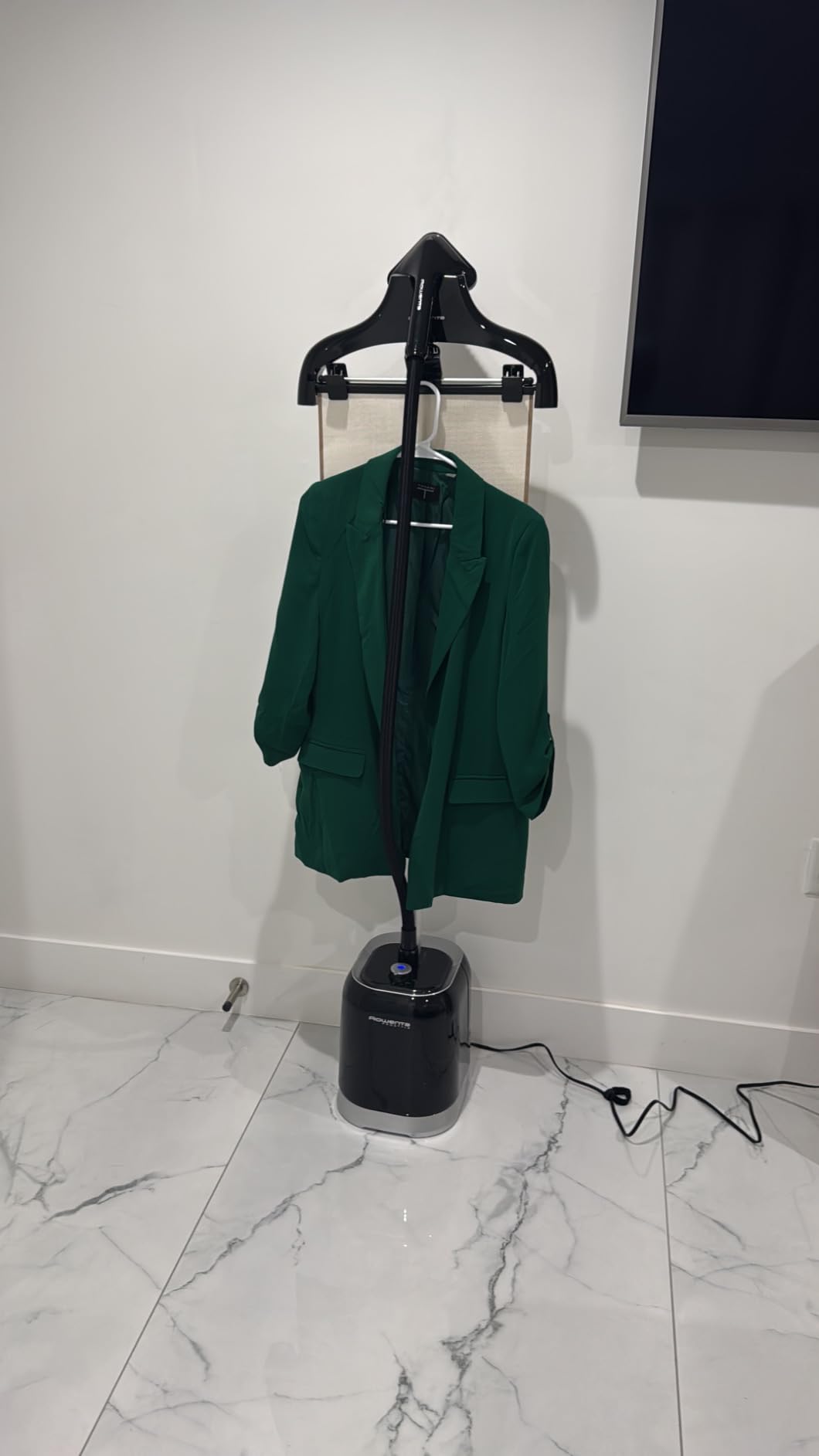 Rowenta Pro Style Standing Steamer 30g/min 45-Sec Heat-Up, 1500W, IS3440 | Steam & Press vertical support, XL Delta head, 51 oz removable tank, 3 settings, Fabric brush, Anti-calc function customer photo 1