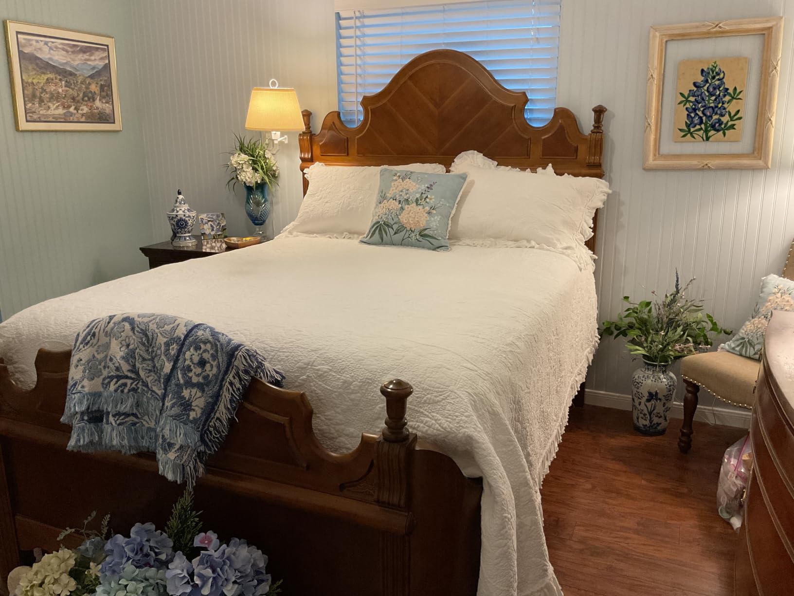 Brandream White Cotton Quilt Set King Scalloped Matelasse Coverlet 3PC | 100% Natural Cotton, Floral Vine Matelassé Stitching, Elegant Scalloped Edges, All-Season Comfort, King 3 Piece Set customer photo 1