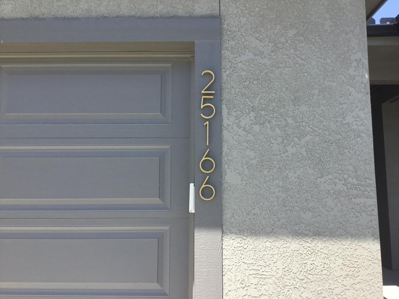 Floating House Number Modern House Numbers 5 inch, Deamos Zinc Alloy Home Address Number for House with Reflective Finish Floating Mount or Flush Mount Zinc Alloy [Number 1] customer photo 1