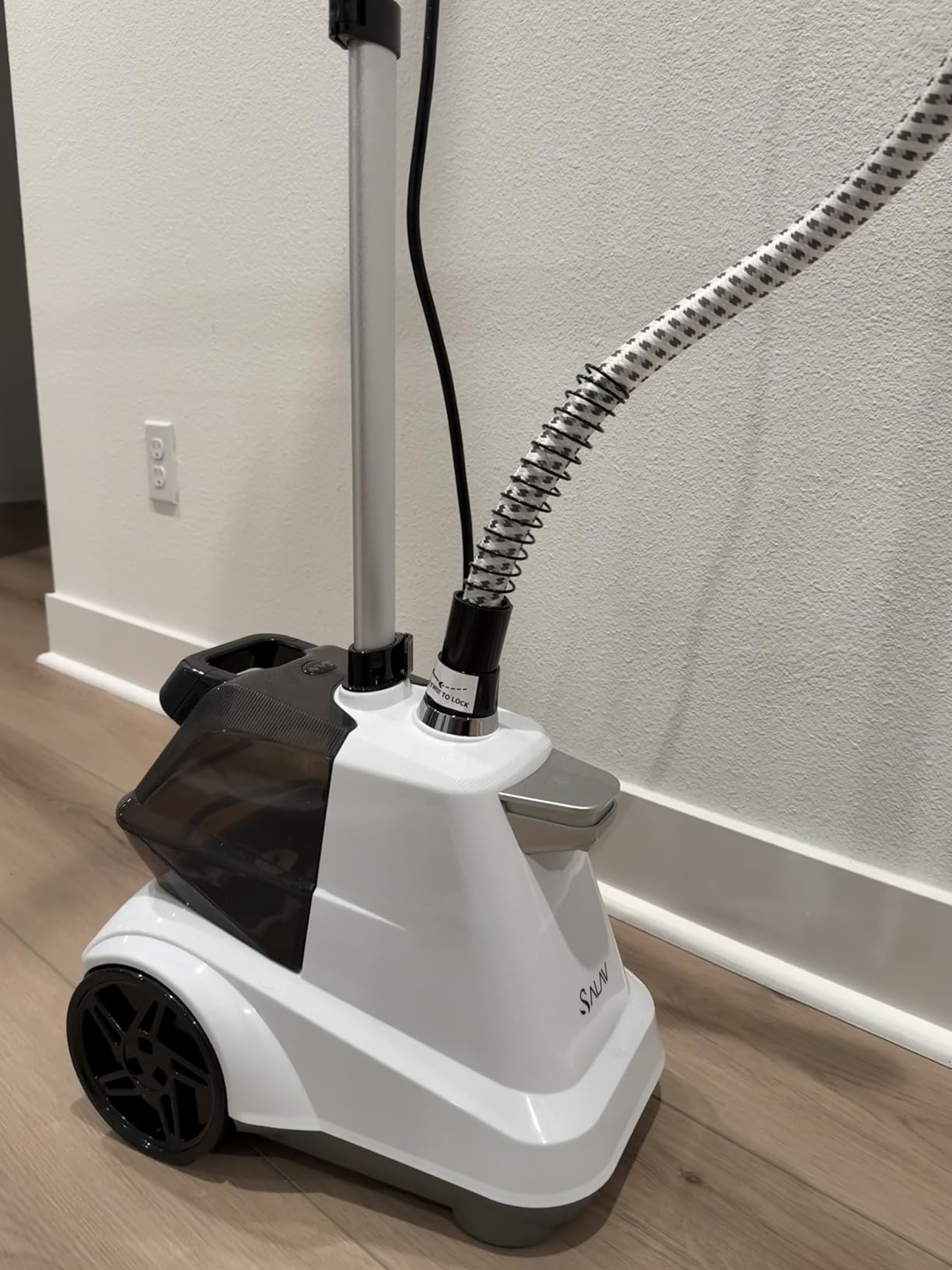 SALAV Heavy Duty Commercial Full-Size Garment Steamer with Foot Pedals and Extra Large 3L (101.5 oz) Water Tank, 1800 watts of Powerful Steam (Navy) customer photo 1