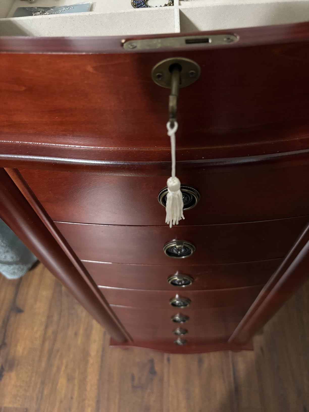 Hives and Honey Noelle Standing Jewelry Armoire, Locking Organizer with Mirror, 7 Drawers, Side Doors, Necklace Hooks, Ring Rolls, Jewelry Box for Earrings, Bracelets, and More customer photo 2