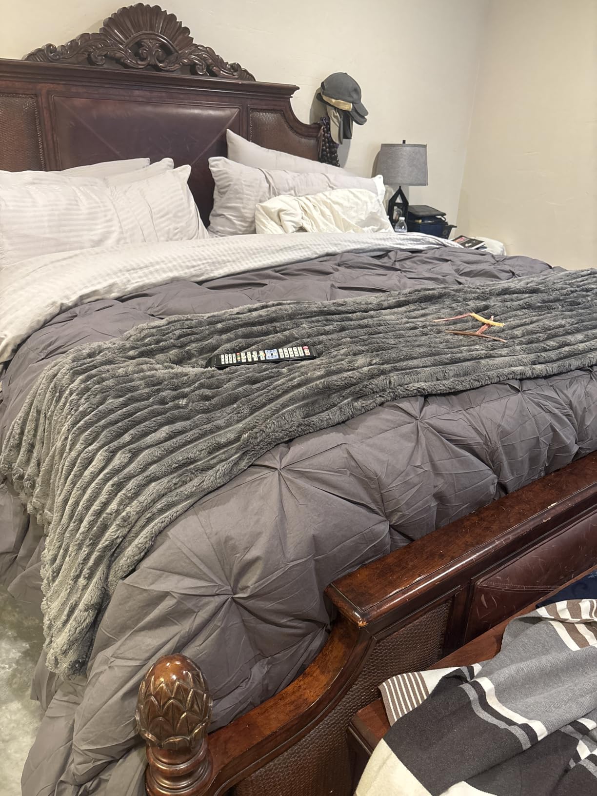 HOMBYS 120x128 Oversized King Feather and Down Comforter, Grey Pinch Pleat Thick Duvet Insert with 100% Cotton Cover, Oversized Extra Large Fluffy Palatial King Comforter for All Season customer photo 1