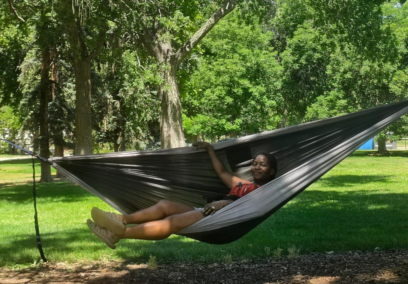 SZHLUX Camping Hammock Double & Single Portable Hammocks with 2 Tree Straps and Attached Carry Bag, Great for Outdoor, Indoor, Beach, Camping, Light Grey / Sky Blue customer photo 2