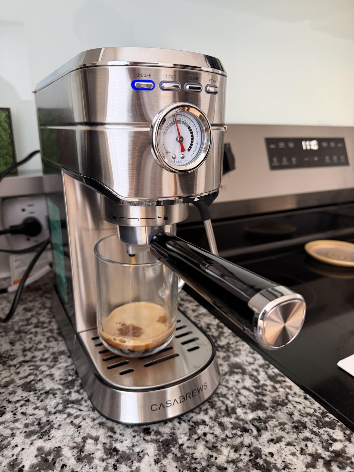CASABREWS CM5418 Compact Espresso Machine with Milk Frothing Steam Wand, 20-Bar Pump, Built-in Pressure Gauge, 34oz Water Tank customer photo 1