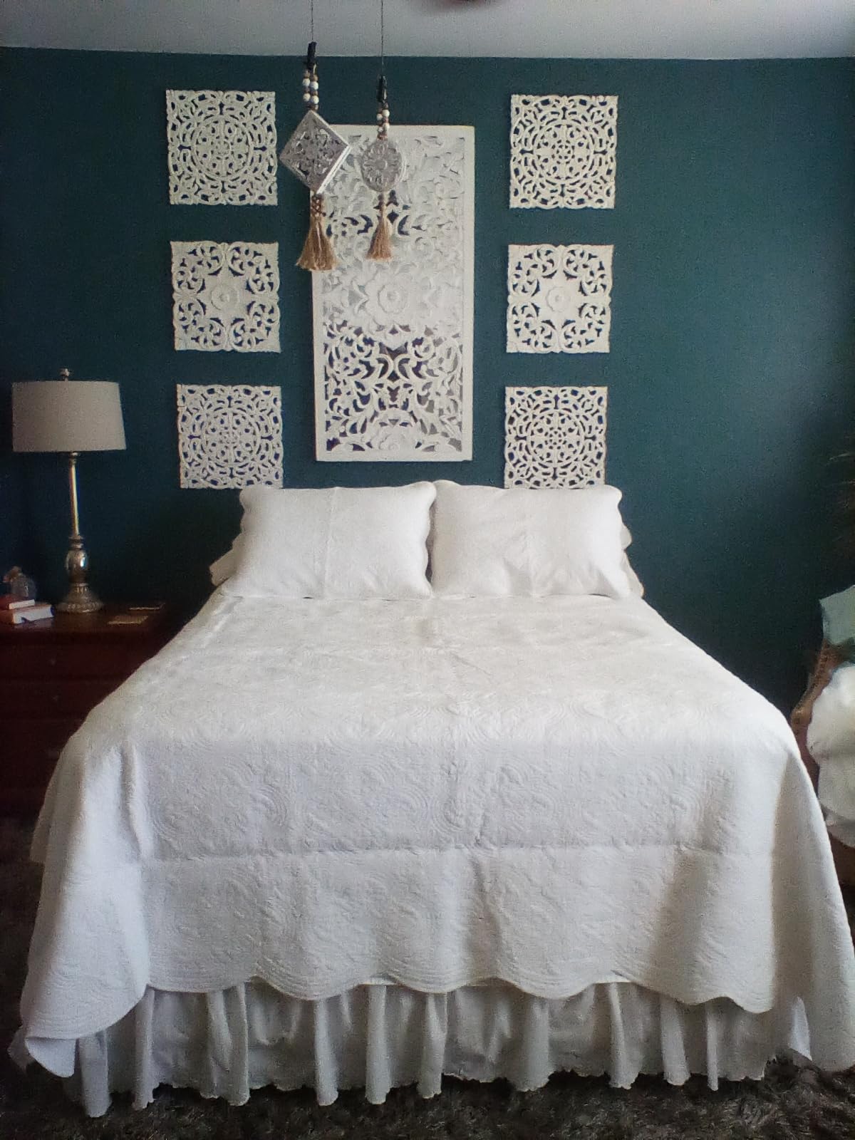 Cozy Line Home Fashions 100% Cotton Victorian Medallion Solid White Matelasse Embossed Bedding Quilt Set, Reversible Lightweight Bedspread, Coverlet for All Season (Blantyre - White, Queen - 3 piece) customer photo 2