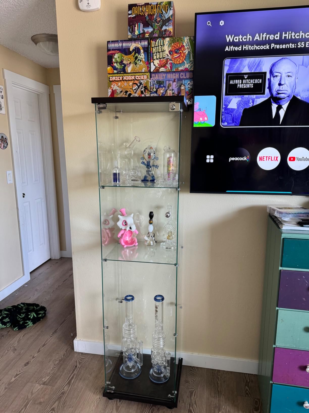 LFT HUIMEI2Y 4-Tier Glass Display Cabinet with Lock, Display Case Black | Single-Door Tempered Glass Showcase for Collectibles, Figures, and Decor; Curio Cabinet for Living Room, Bedroom, Office customer photo 1