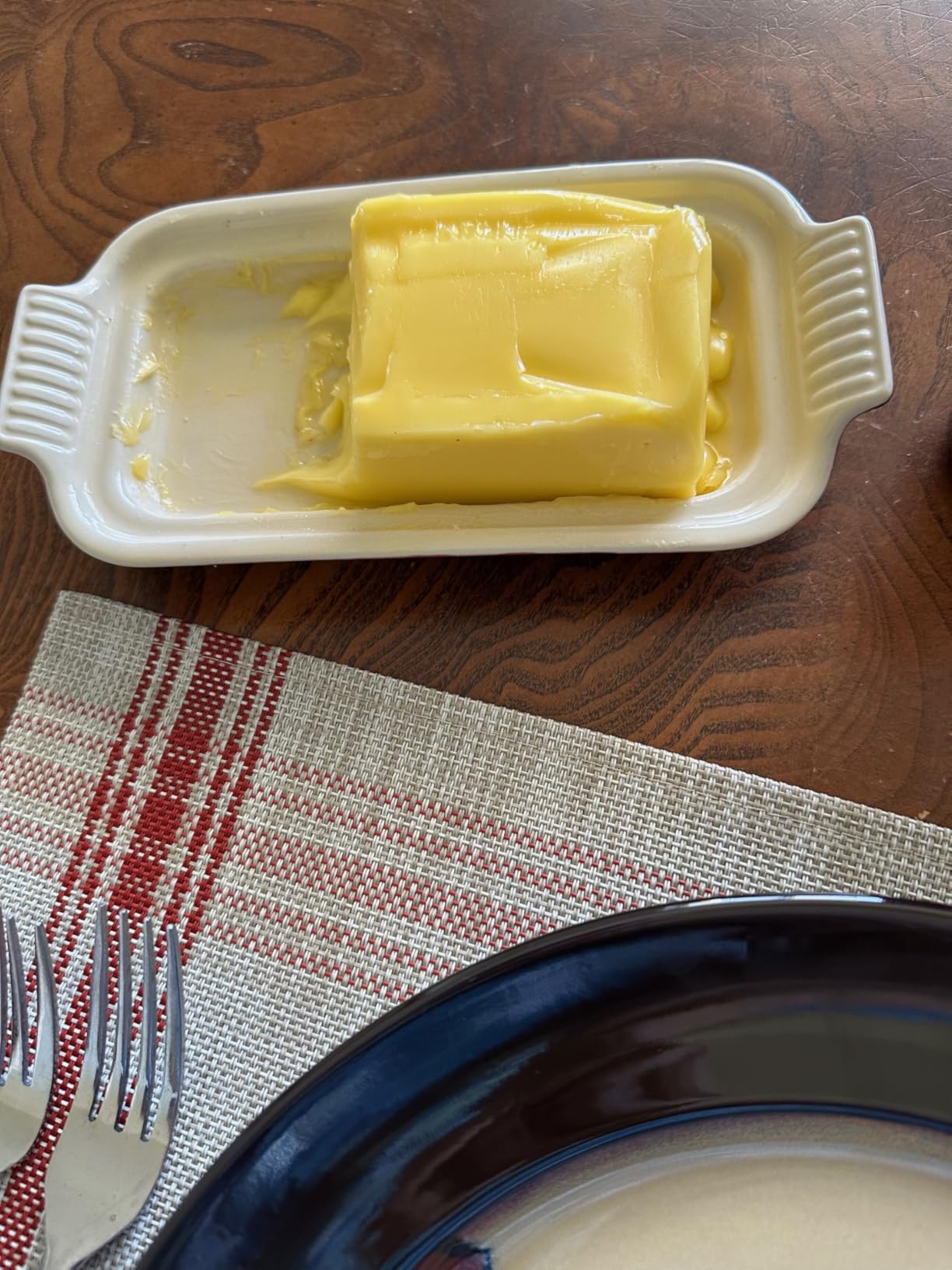 Le Creuset Stoneware Heritage Butter Dish, Cerise customer photo 2