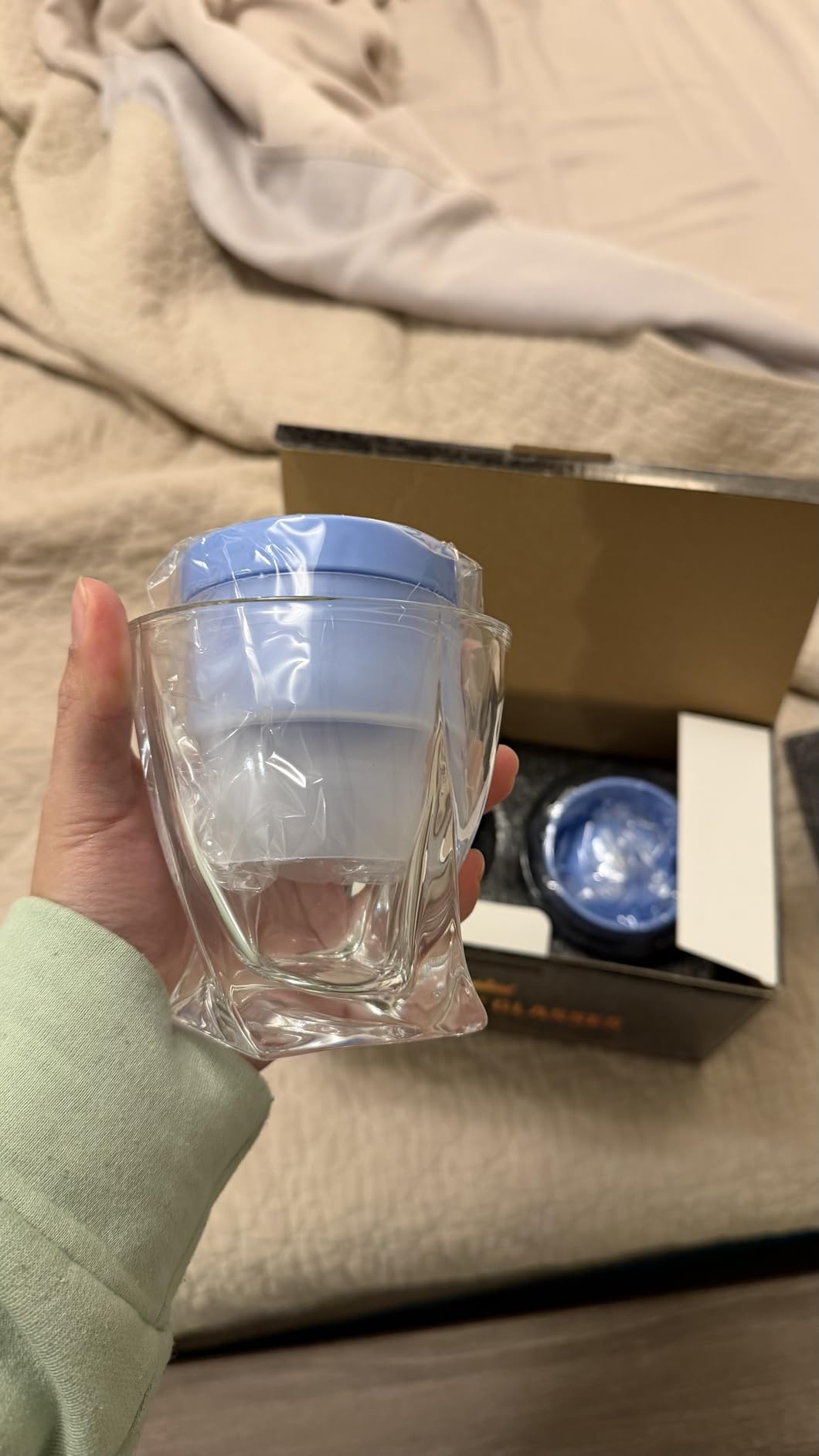 Mfacoy Old Fashioned Whiskey Glasses Set of 4 (2 Crystal Bourbon Glasses, 2 Round Big Ice Ball Molds 11 Oz Rocks Glass with Gift Box, Barware for Scotch Cocktail Rum Vodka Liquor, Gifts for Men customer photo 2