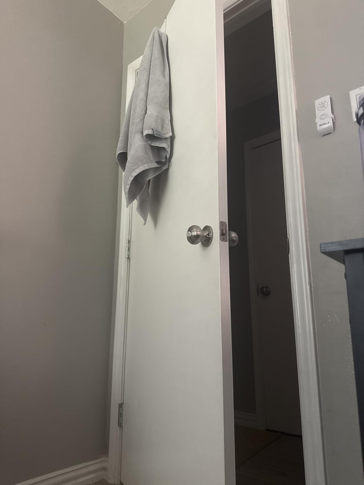 FYY Over the Door Hooks, Single-Hanger 4 Pack, Fits Doors 1 3/8