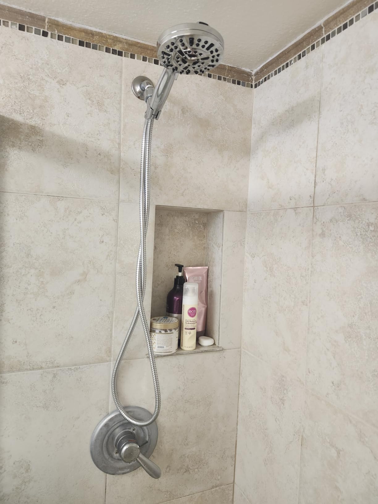 BESAQUO 9 Functions High Pressure Shower Head with Handheld, Built-in Pause Mode & Power Wash, Non-Clogging Nozzles, 6ft Hose & Bracket customer photo 2