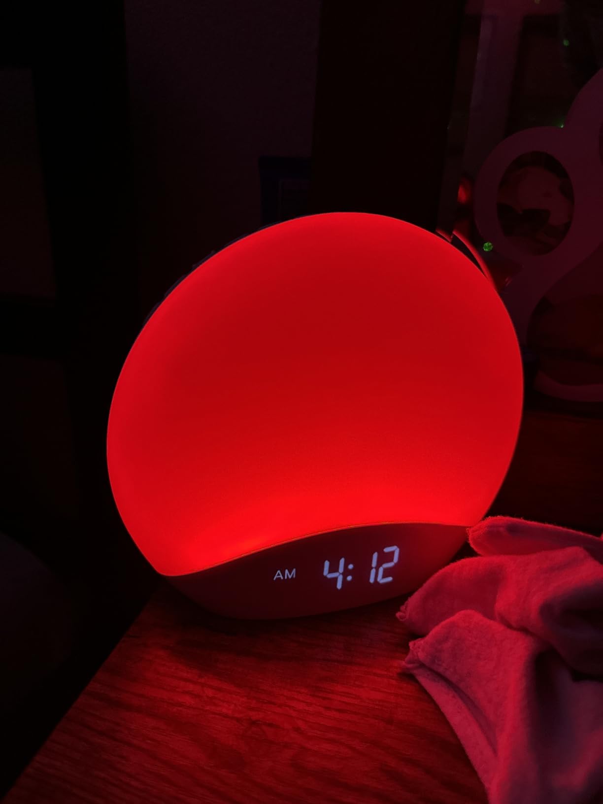 REACHER Sound Machine Sunrise Alarm Clock with Night Light for Bedrooms | 26 Nature Inspired Sleep Sounds, 0-100% Dimmable Clock, Sunrise Lamp, Wake Up Light, Brown/Pink/White Noise for Baby, Kids customer photo 2