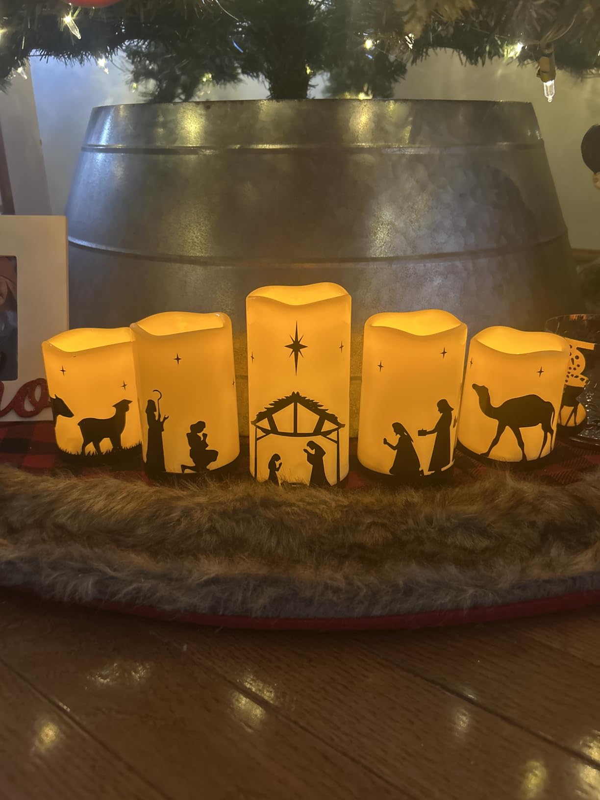 Homemory Flameless Christmas Nativity Scene Candles, Battery Operated LED Pillar Religion Candles, Nativity Sets Indoor Outdoor Decor for Xmas Holiday Home Decor, Remote Timer, Christmas Decor, 5 Pack customer photo 2
