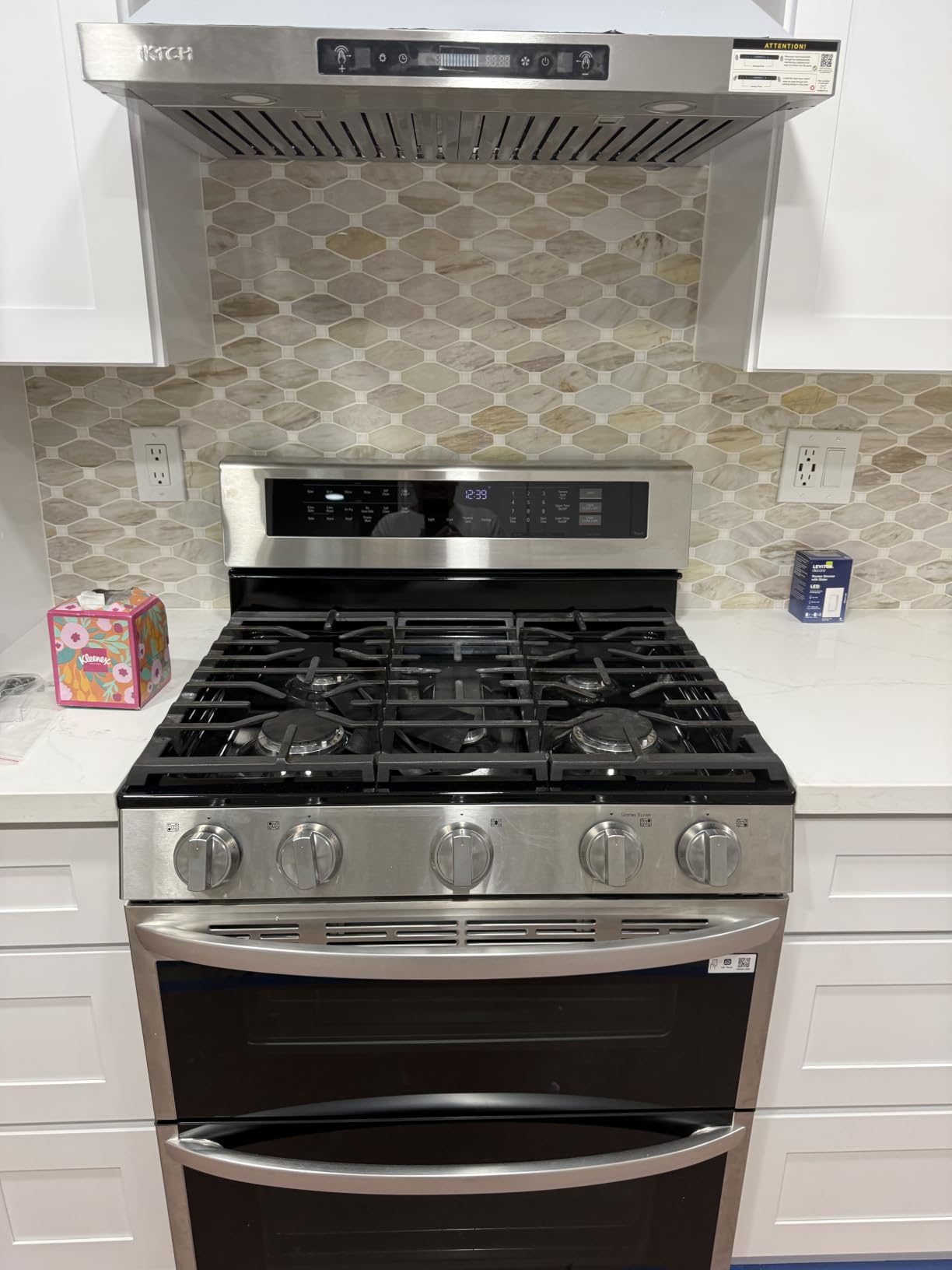 SNDOAS Range Hood 30 inch, Wall Mount Range Hood in Stainless Steel With Ducted/Ductless Convertible, Stove Vent Hood with Aluminum Filters, 3 Speed Exhaust Fan, LED Light, Button Control customer photo 2